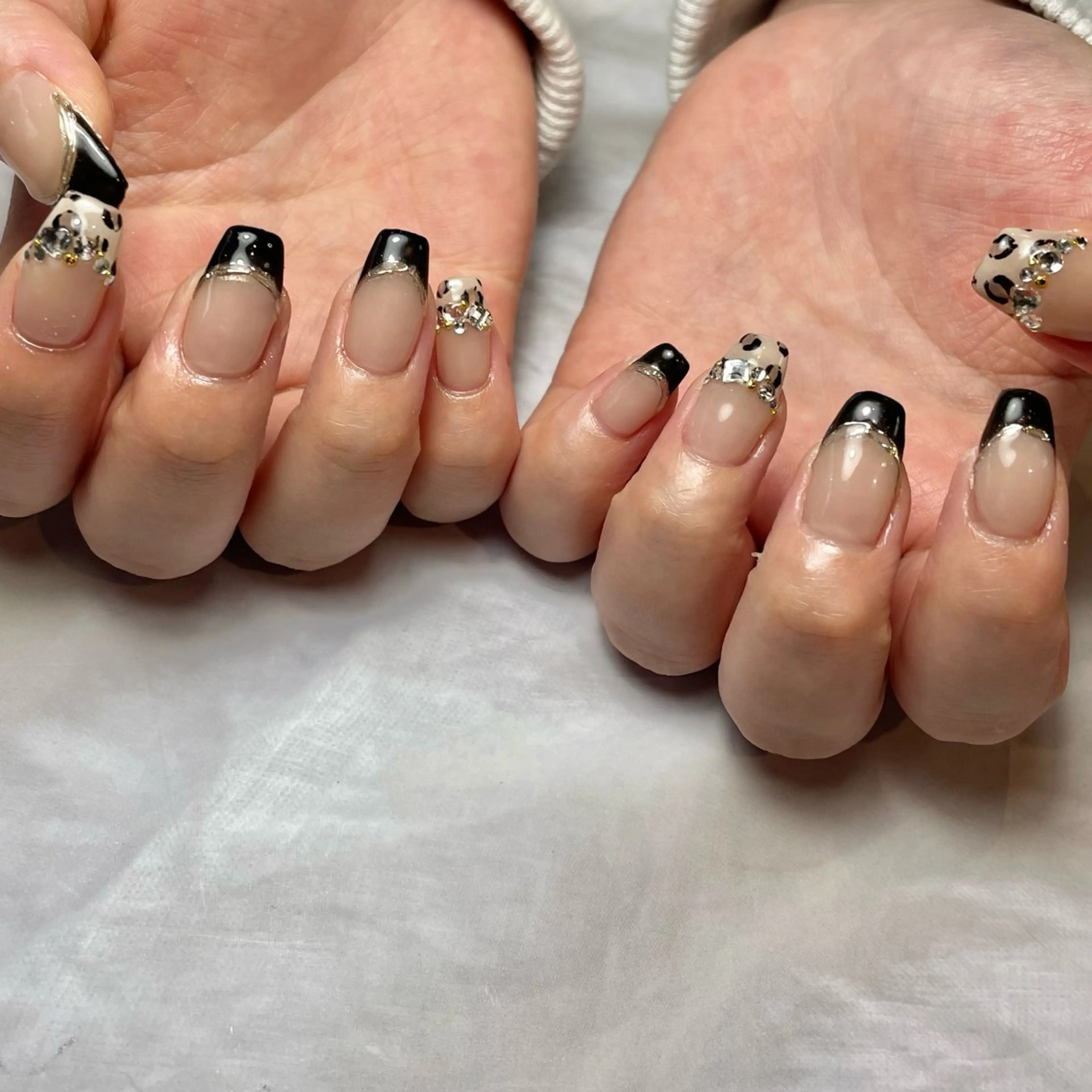 ネイル アニマル柄 フレンチネイル ミラーネイル ハンドネイル Reflection marikoのネイルデザイン