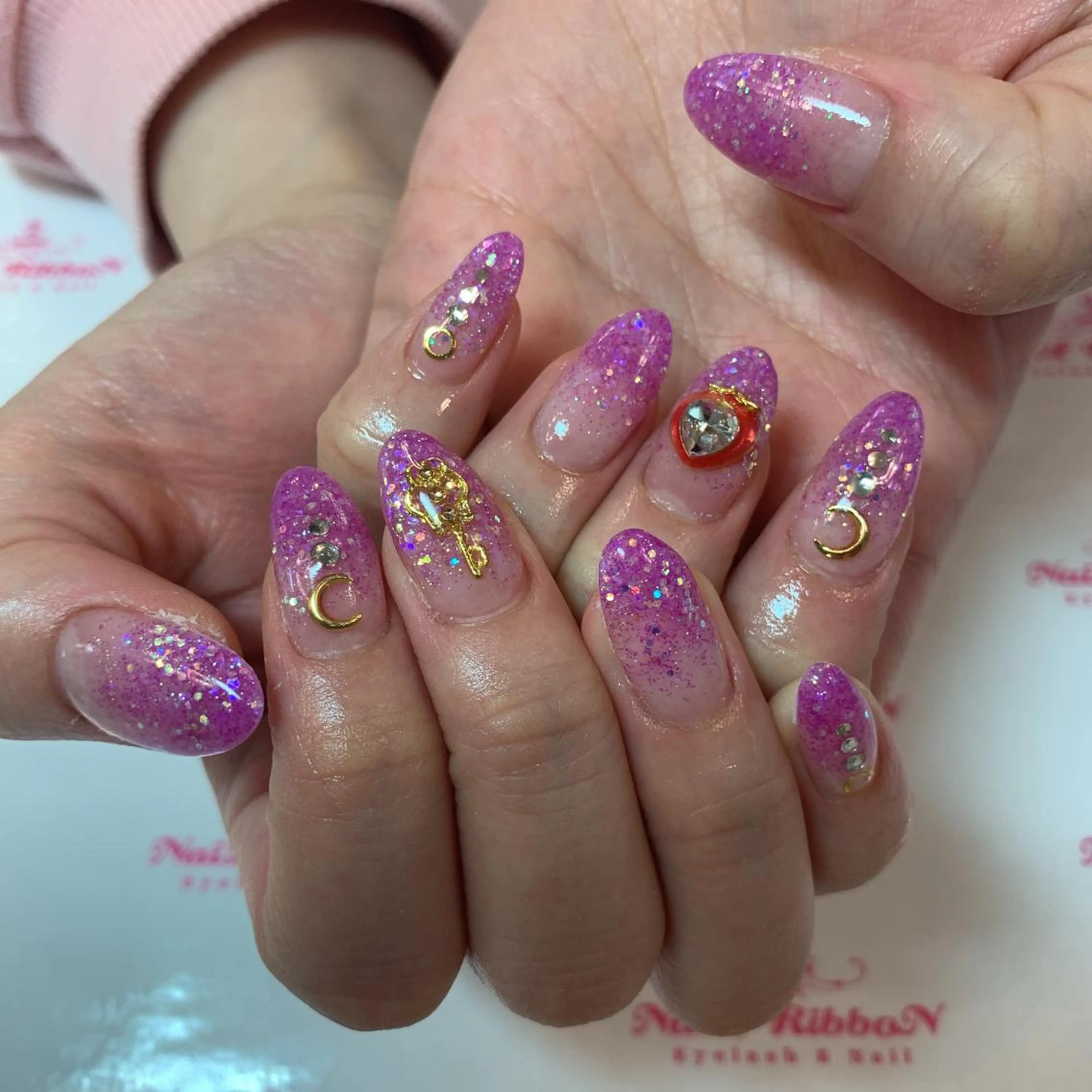 ネイル ネイルリボン 受付スタッフのネイルデザイン