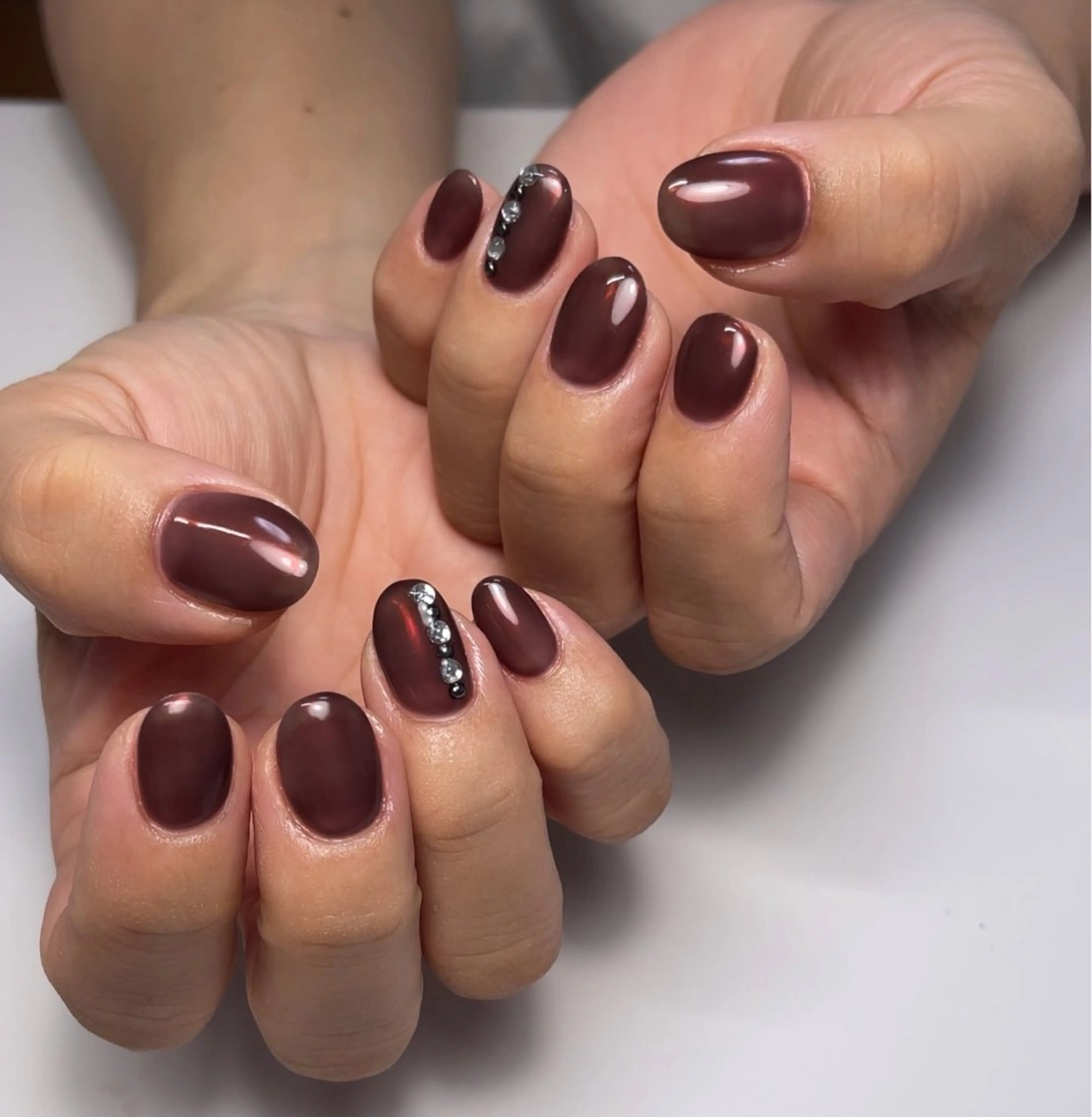 ネイル ストーンネイル ハンドネイル Nailsalon Lebelのネイルデザイン