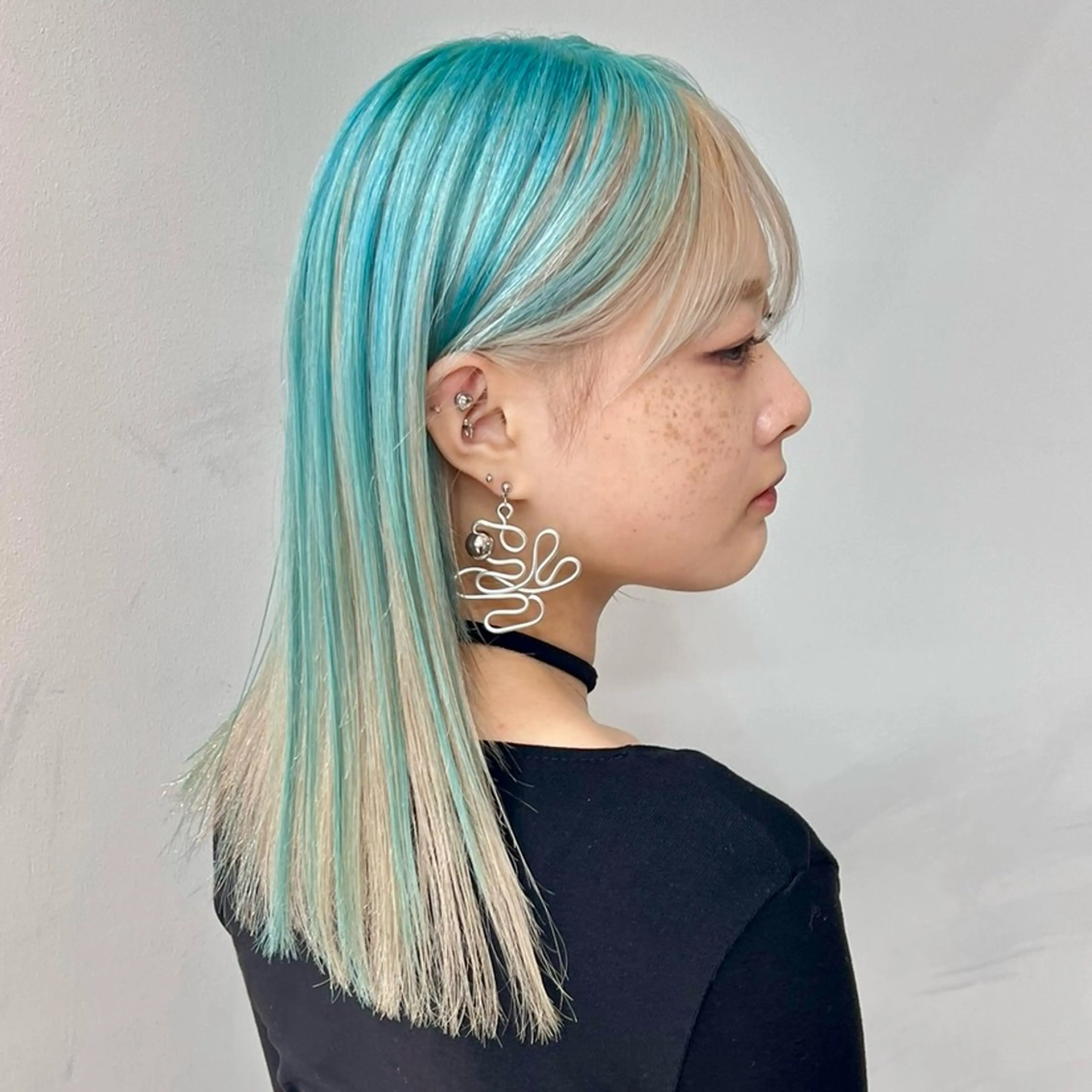 ミディアム カラー カット ヘアカラー ハイトーンカラー/ さらさのヘアスタイル