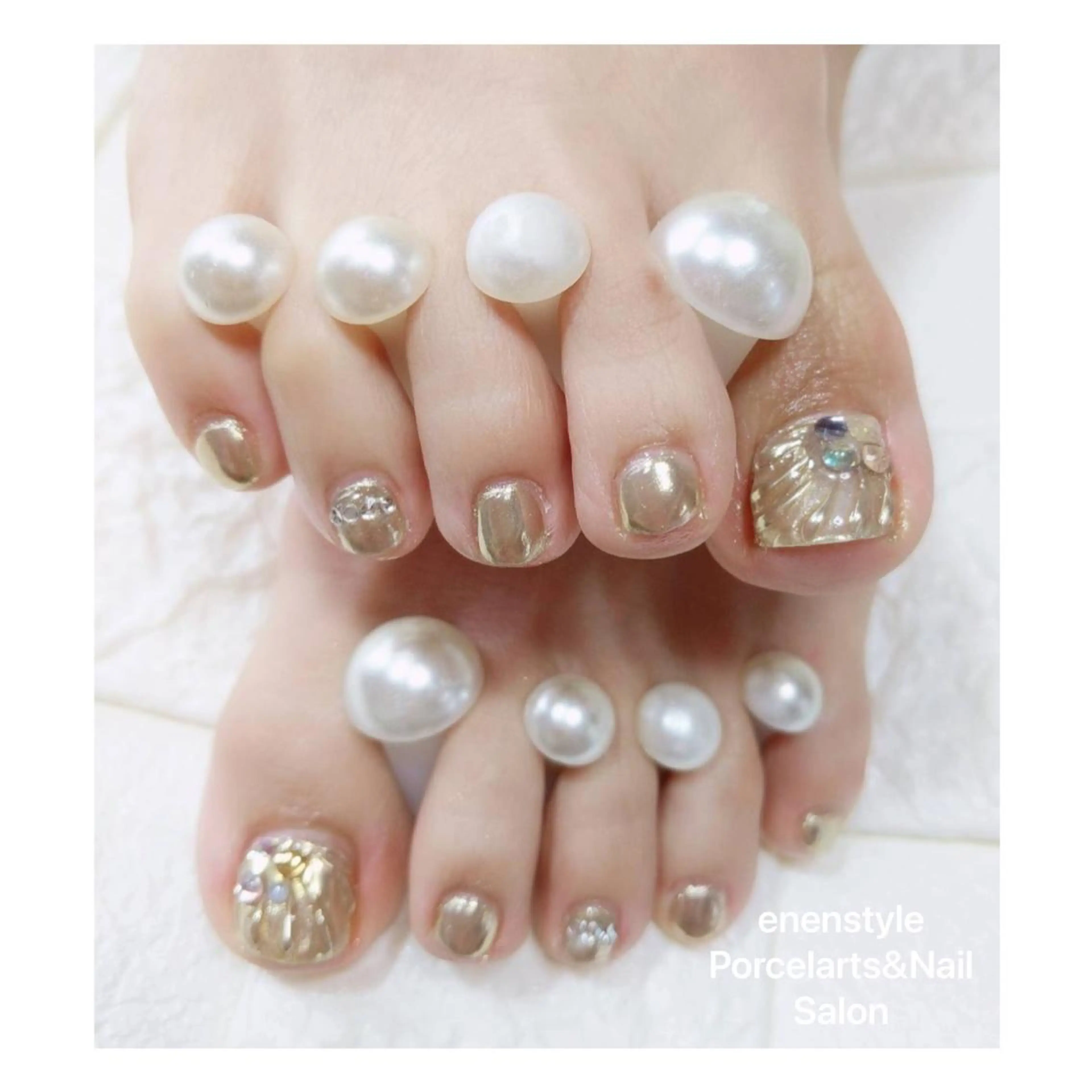 ミディアム ネイル ハンドネイル フットネイル 👑enen style👑のネイルデザイン