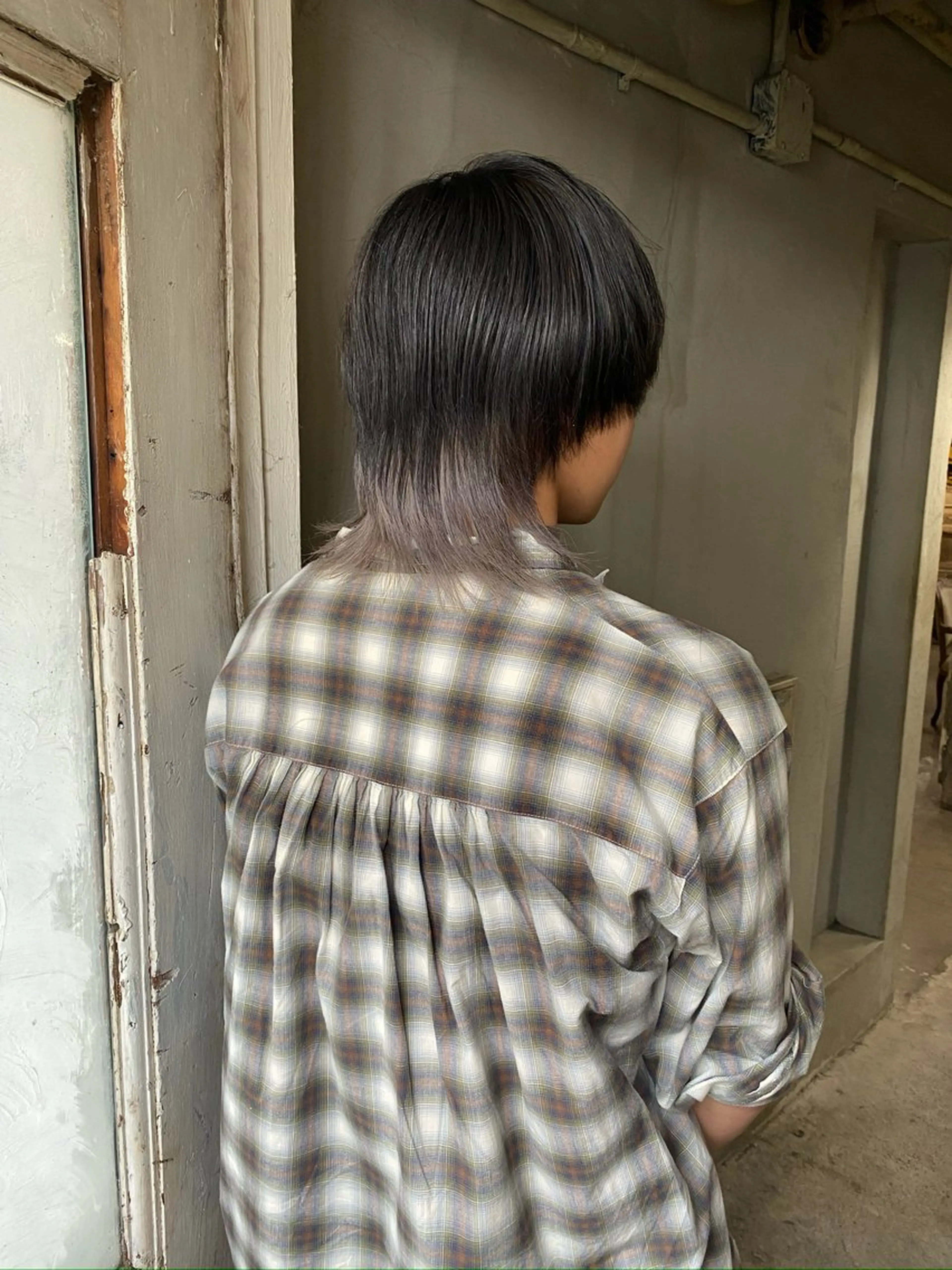 ミディアム カラー メンズ メンズブリーチ メンズインナーカラー ブリーチ インナーカラー カット ヘアカラー パーマ、髪質改善 カズマのヘアスタイル