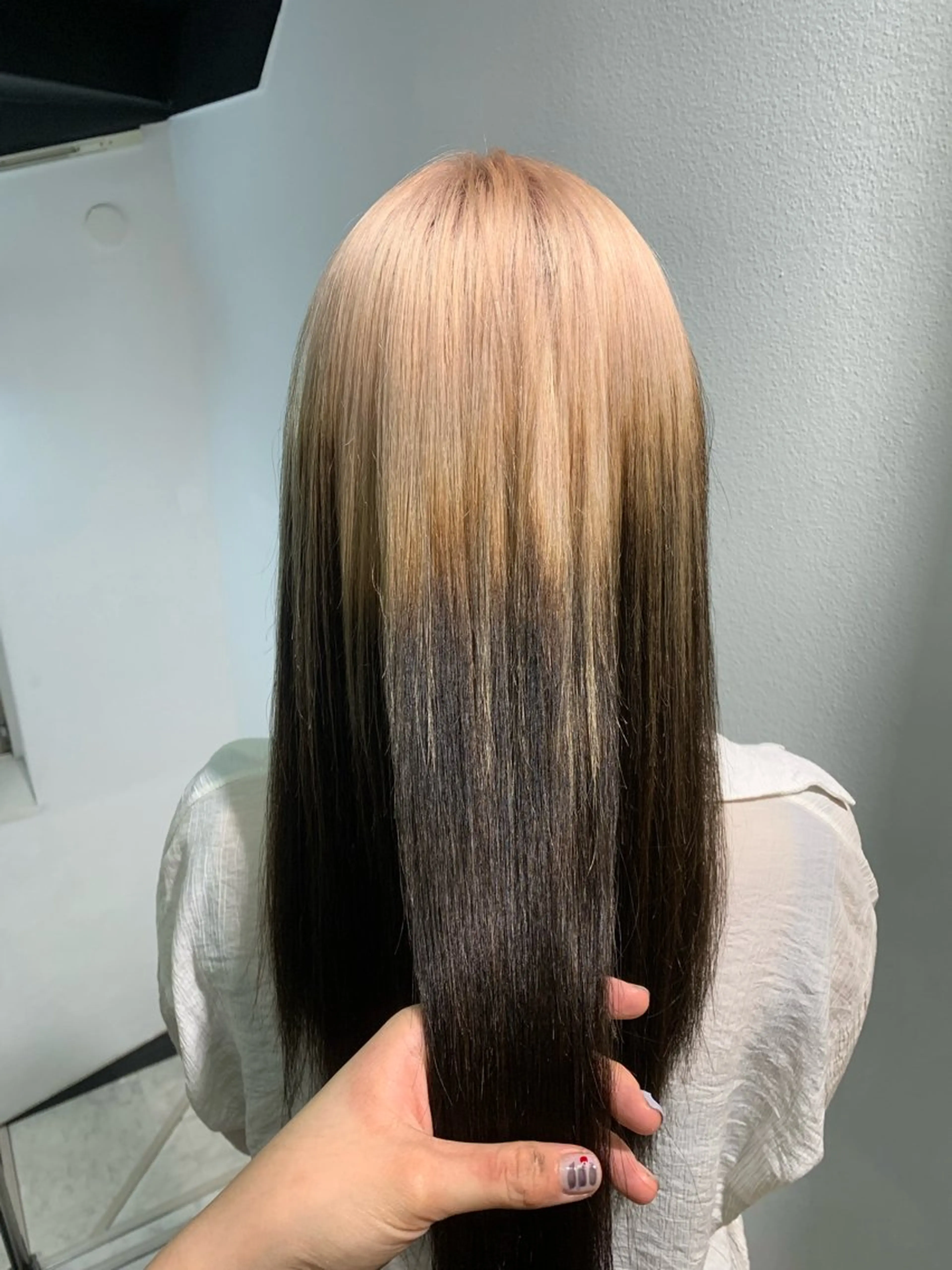 ロング yiye shioriのヘアスタイル
