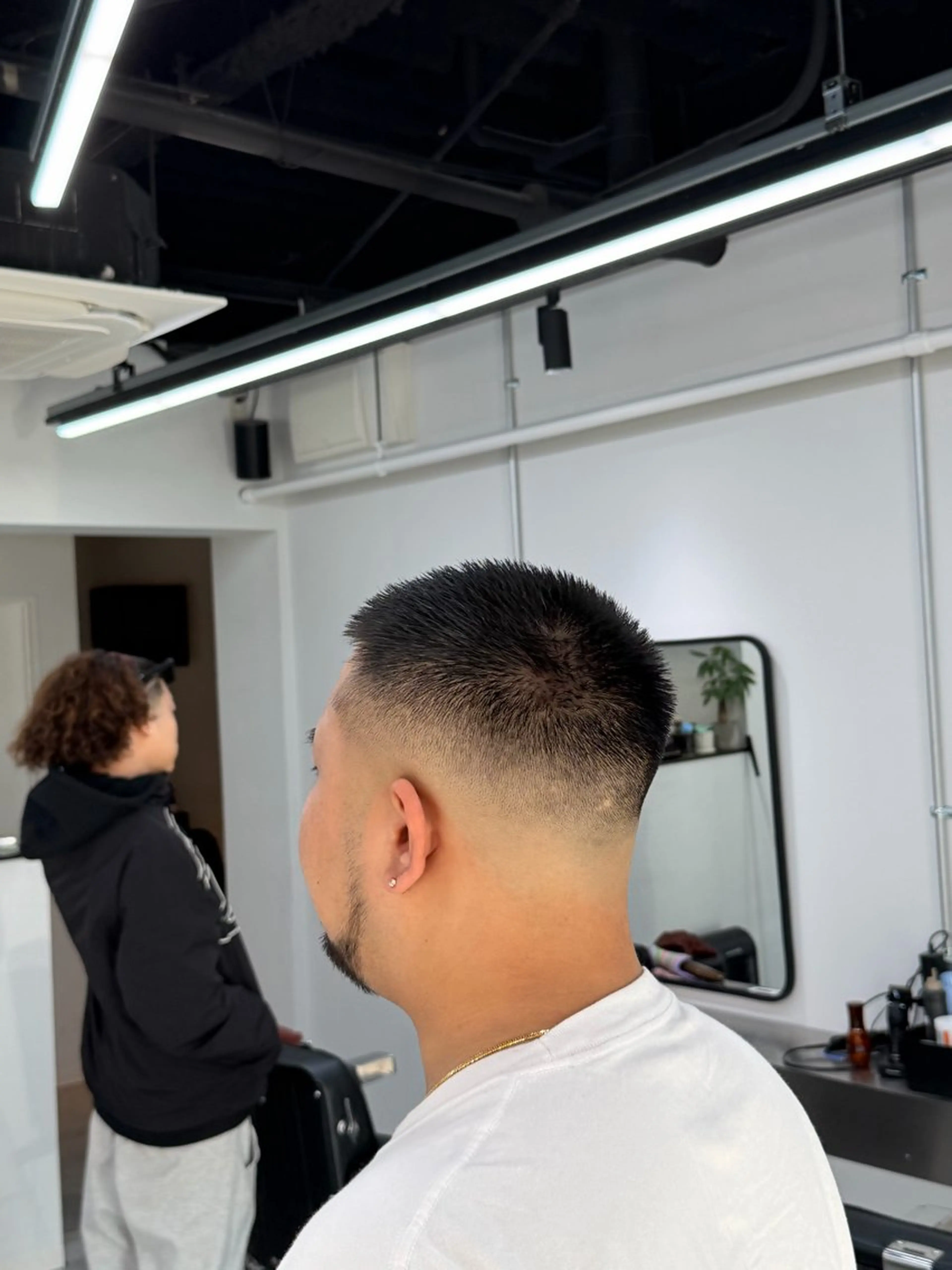 メンズ ナカ レオナのヘアスタイル