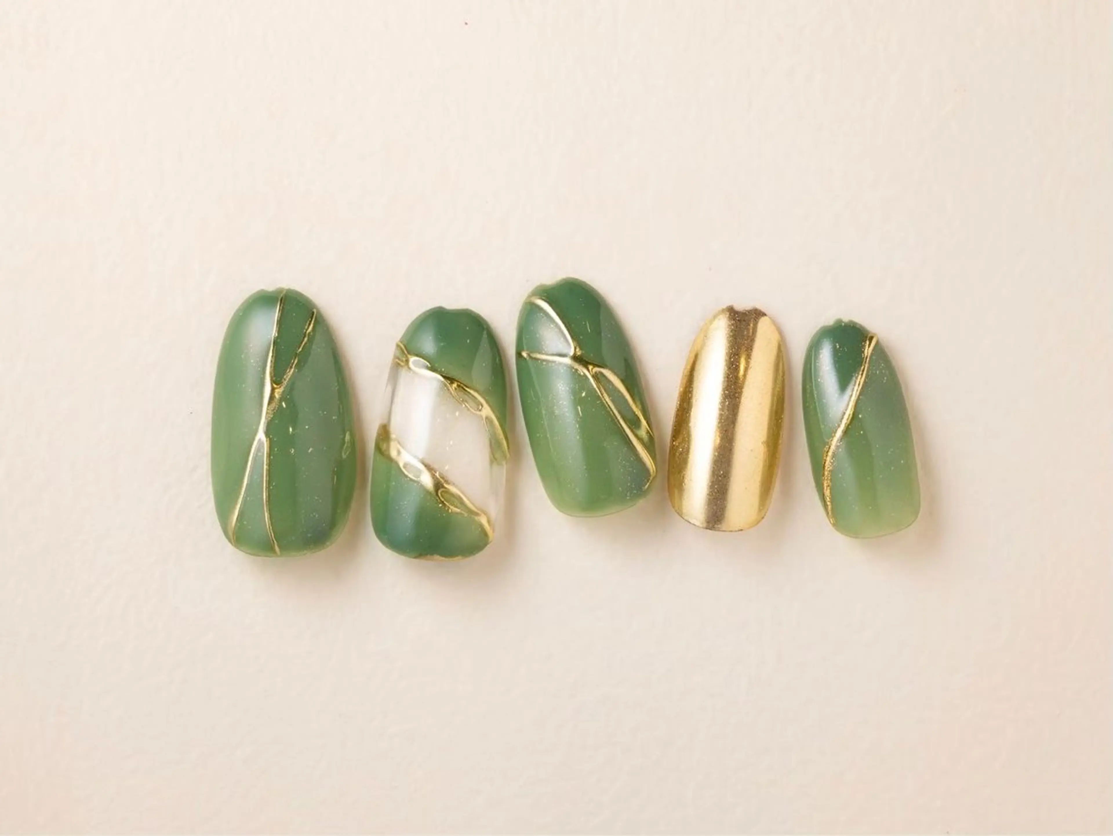 ネイル Tiary Nail Fのネイルデザイン