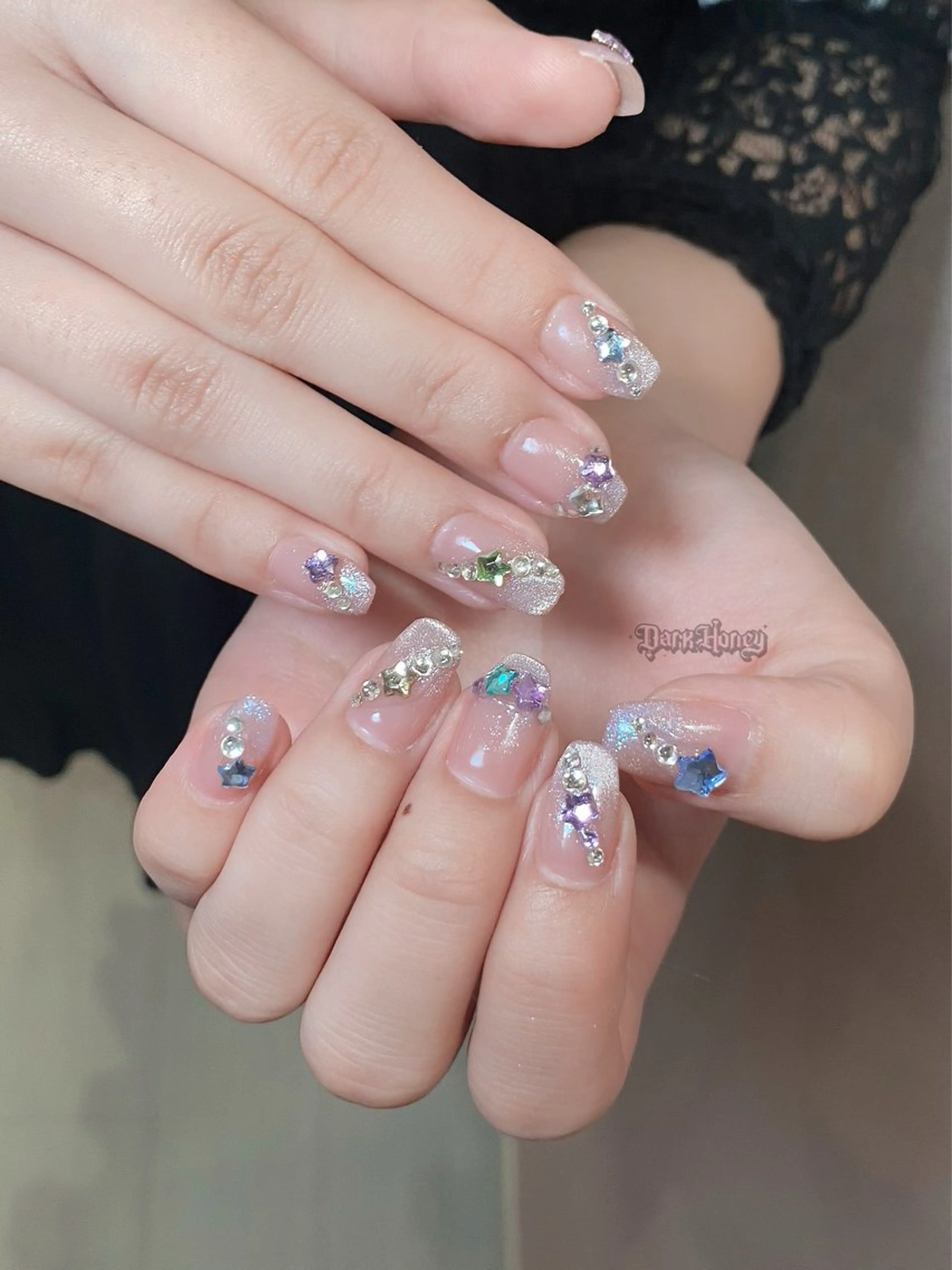 ネイル アートネイル キラキラネイル ストーンネイル ハンドネイル ハンドケア DarkHoney 池袋店のネイルデザイン