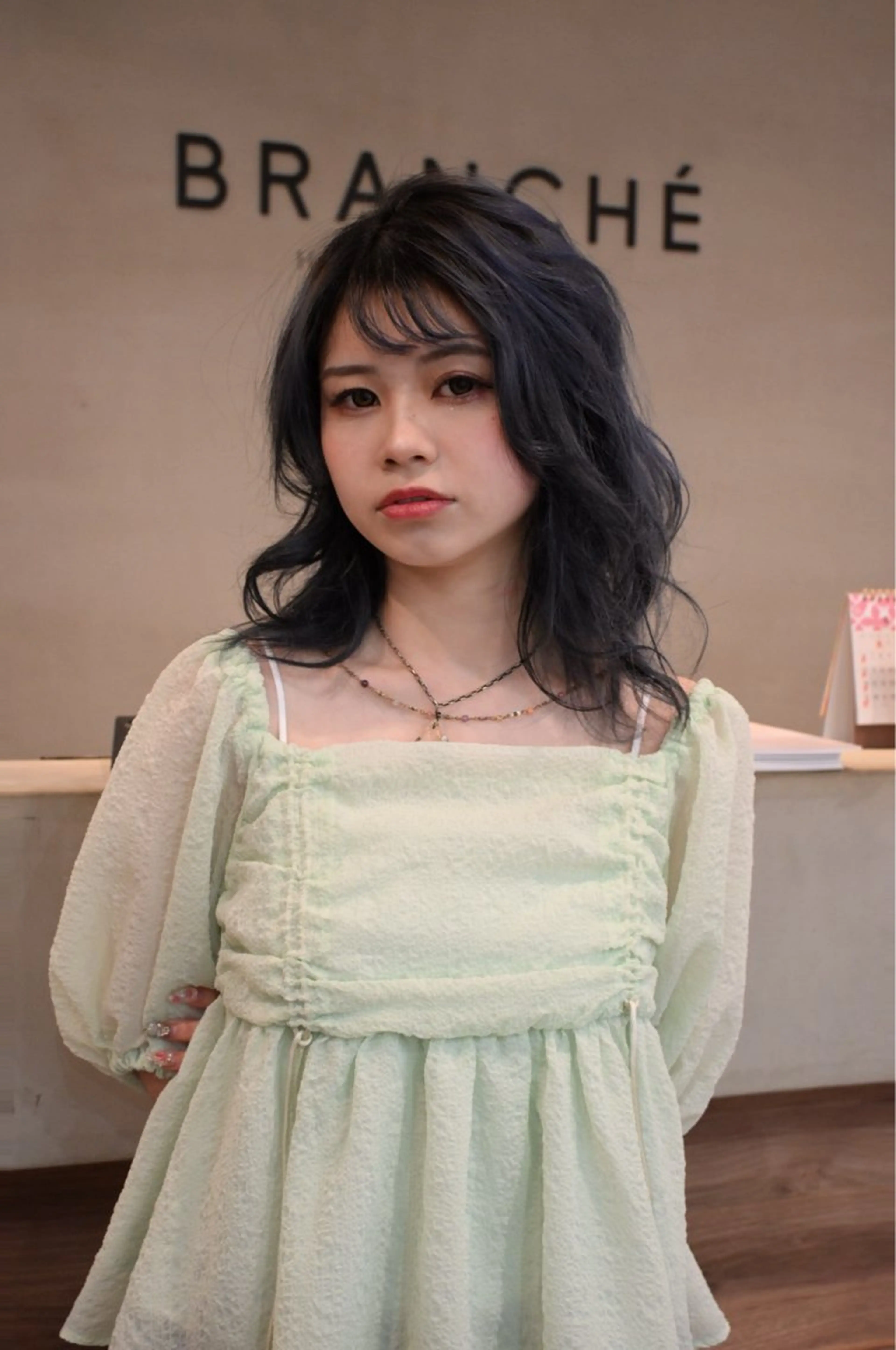 ミディアム 髙木琉菜/レイヤー パーソナルカラーのヘアスタイル
