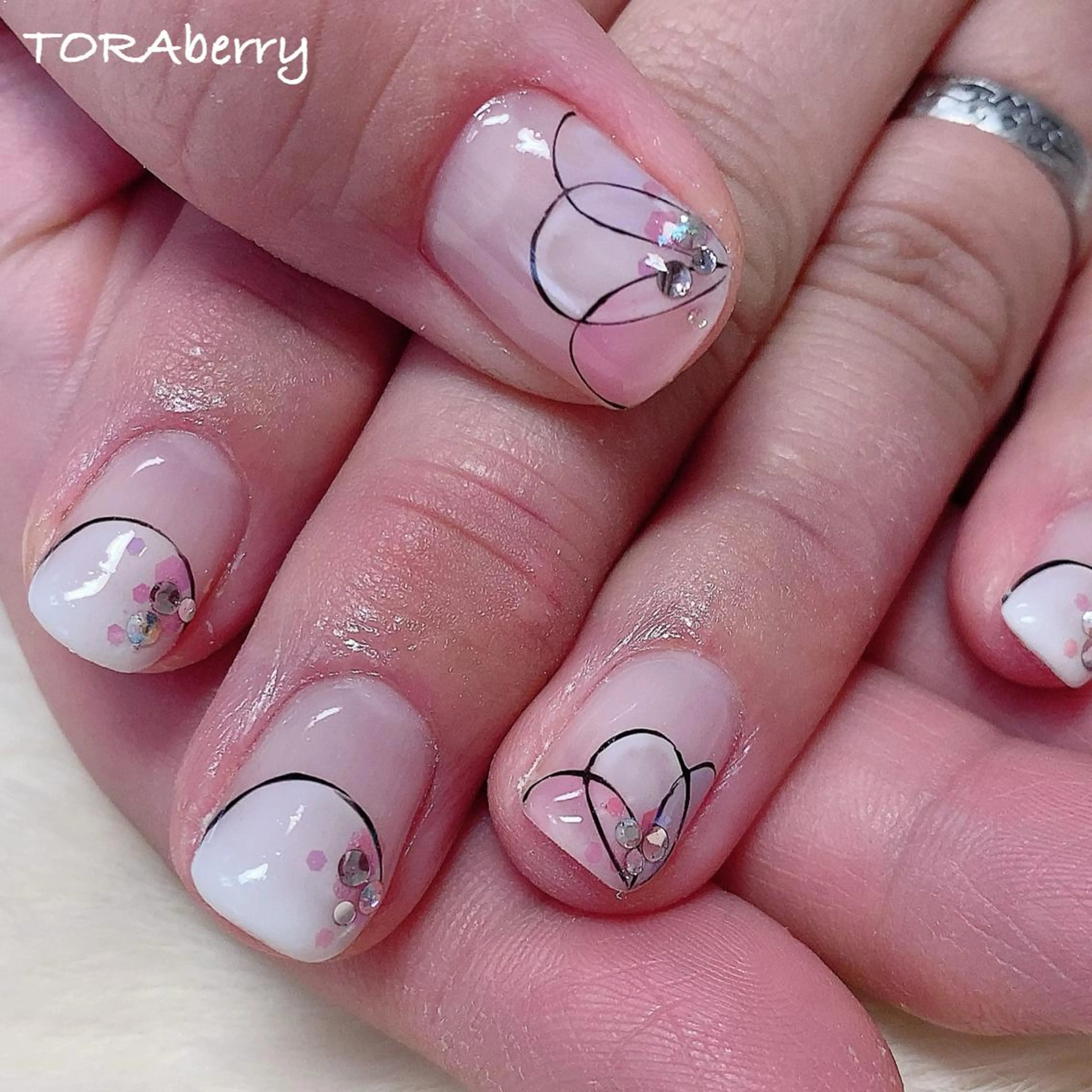 ネイル フラワーネイル フレンチネイル ハンドネイル ネイリスト なつみのネイルデザイン