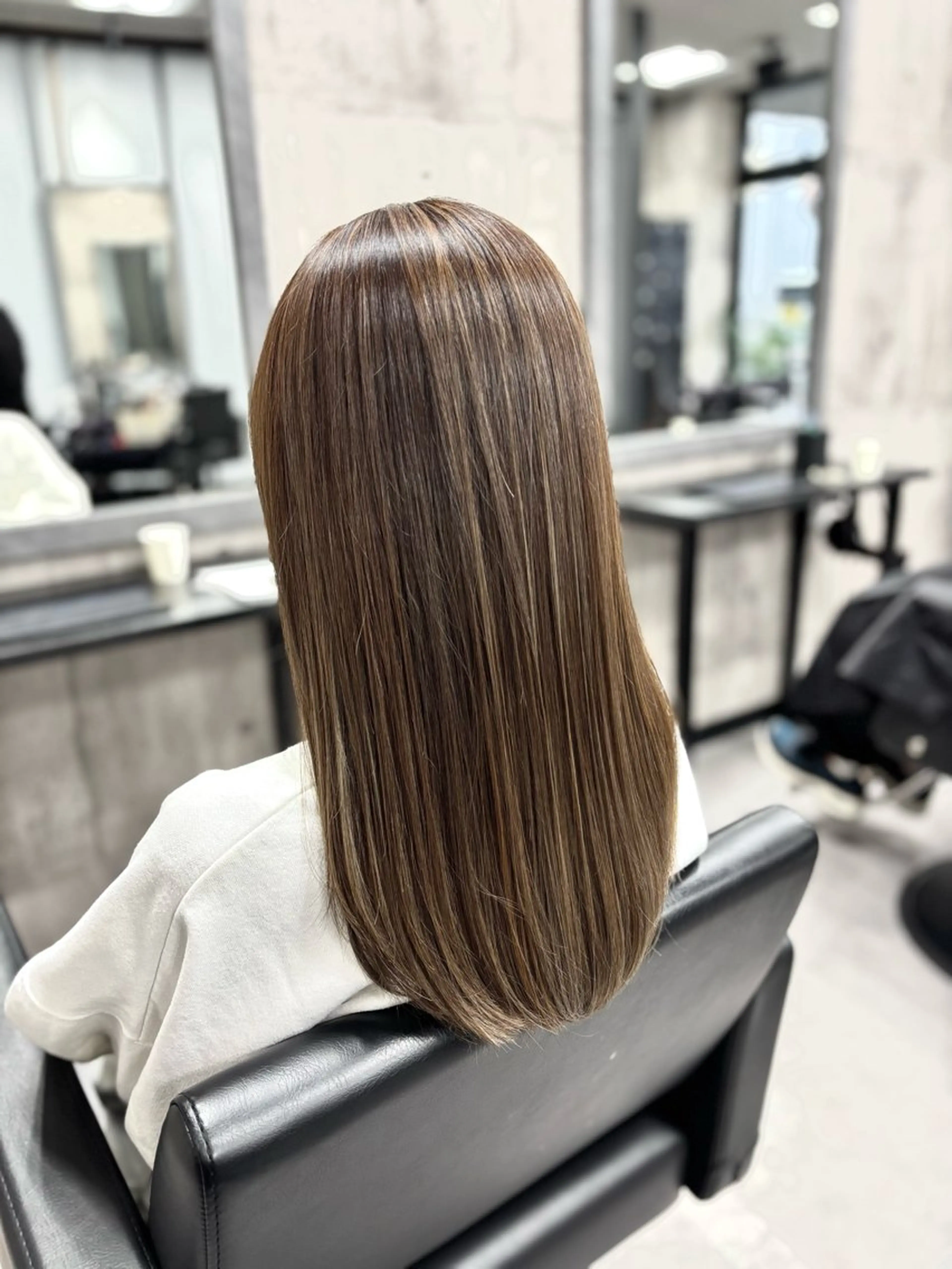 セミロング カラー 加藤 藍のヘアスタイル