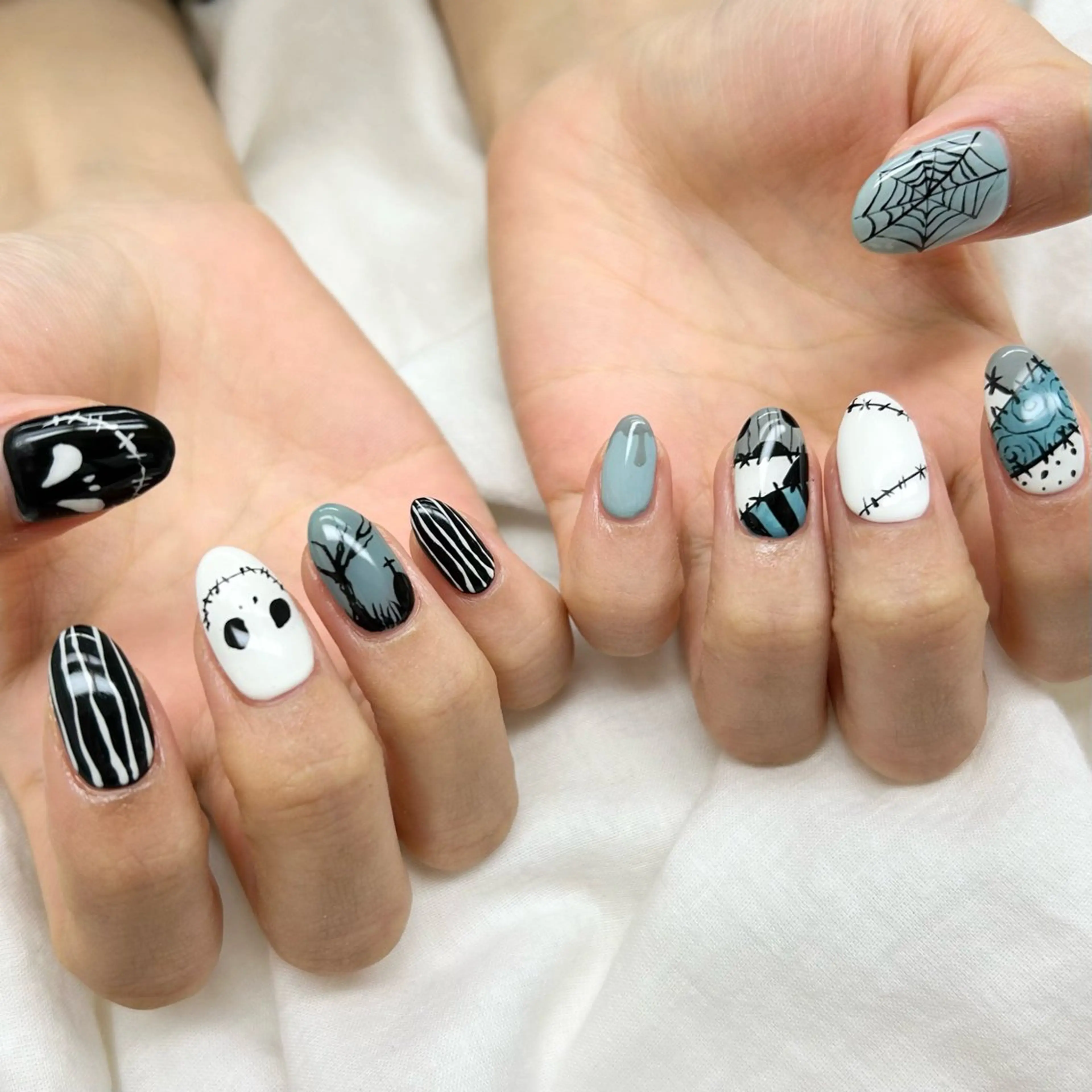 オフなし【推し活!モチーフネイル】🖤衣装やモチーフをもとにデザインご相談させていただきます🖤オフ有+¥0/30分の写真