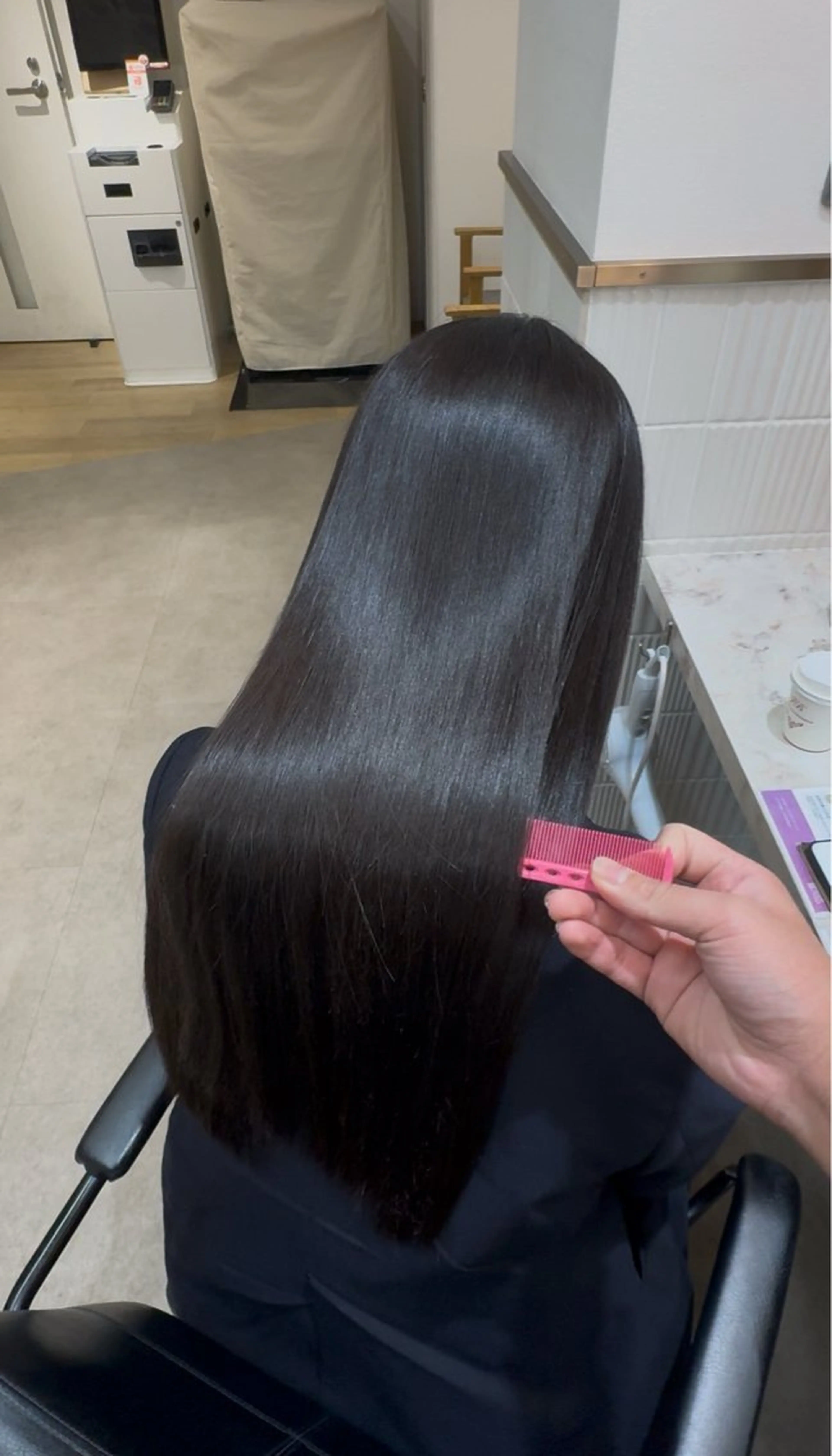 ロング ガレリアエレガンテ　サカエテン所属・田中俊　縮毛矯正 髪質改善のヘアスタイル