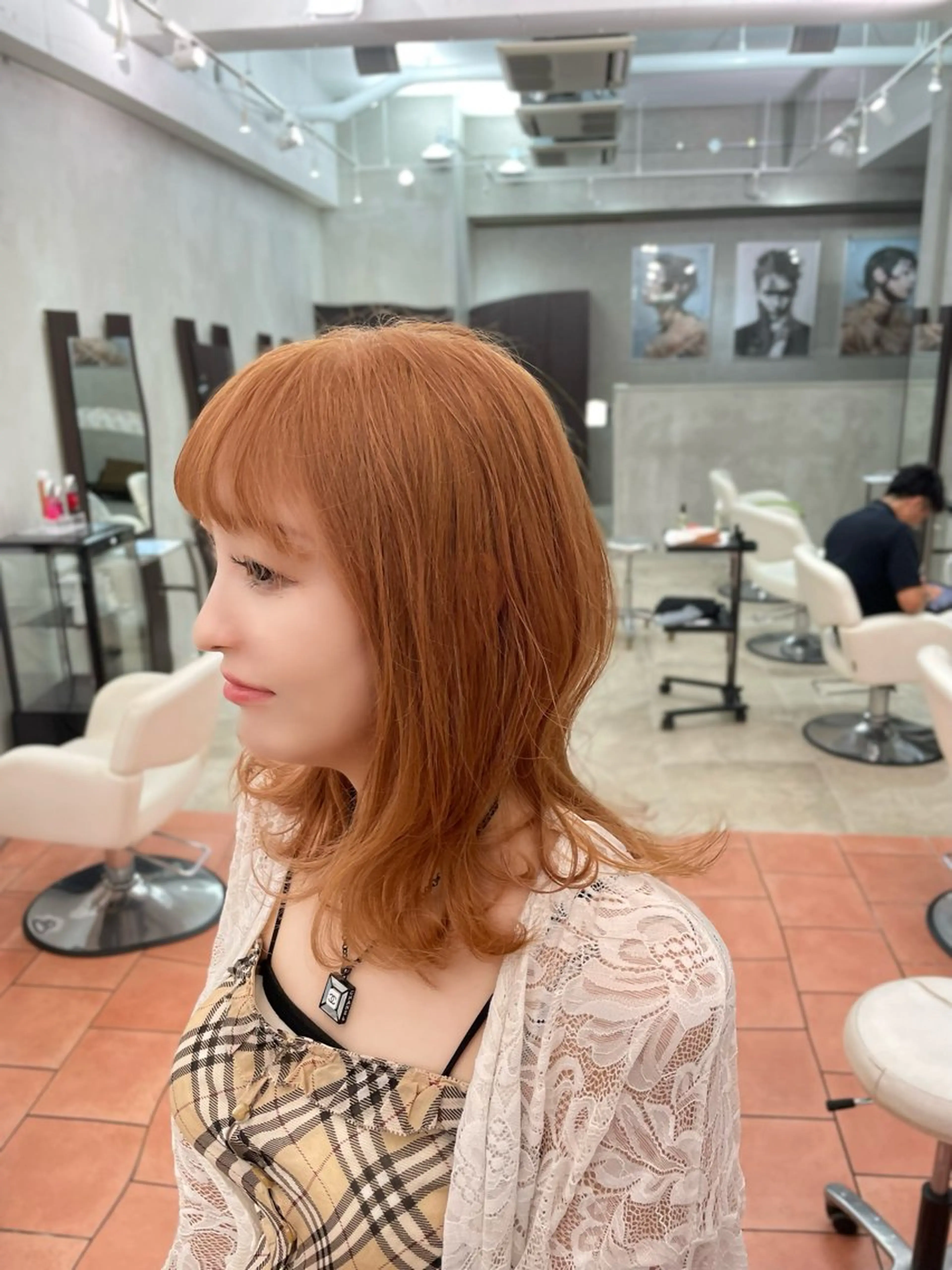 ミディアム カラー ヘアカラー トリートメント ⭐️韓国ブリーチ 顔周りカット⭐️のヘアスタイル