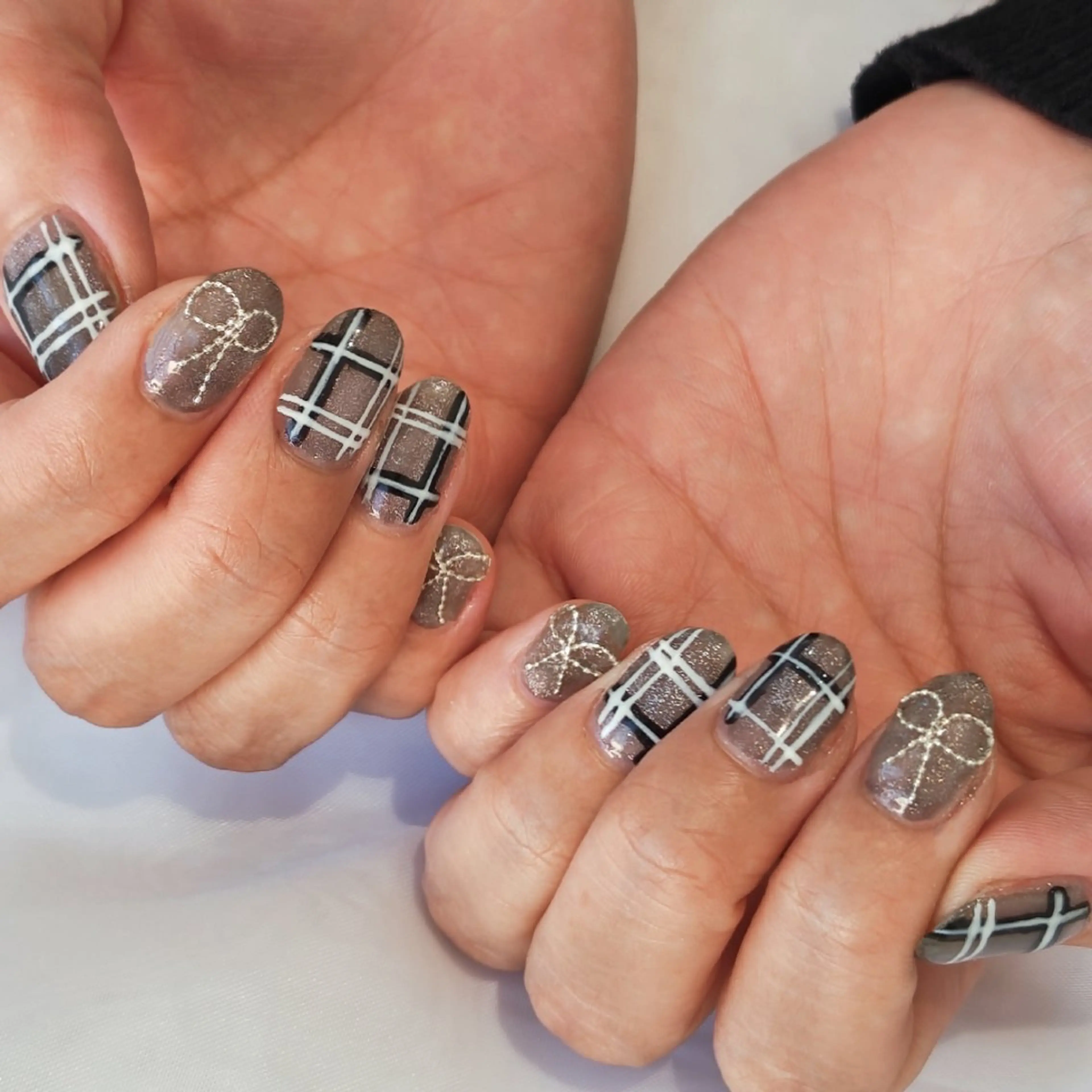 ネイル マグネットネイル リボン 冬ネイル ハンドネイル felicita fumi♡のネイルデザイン