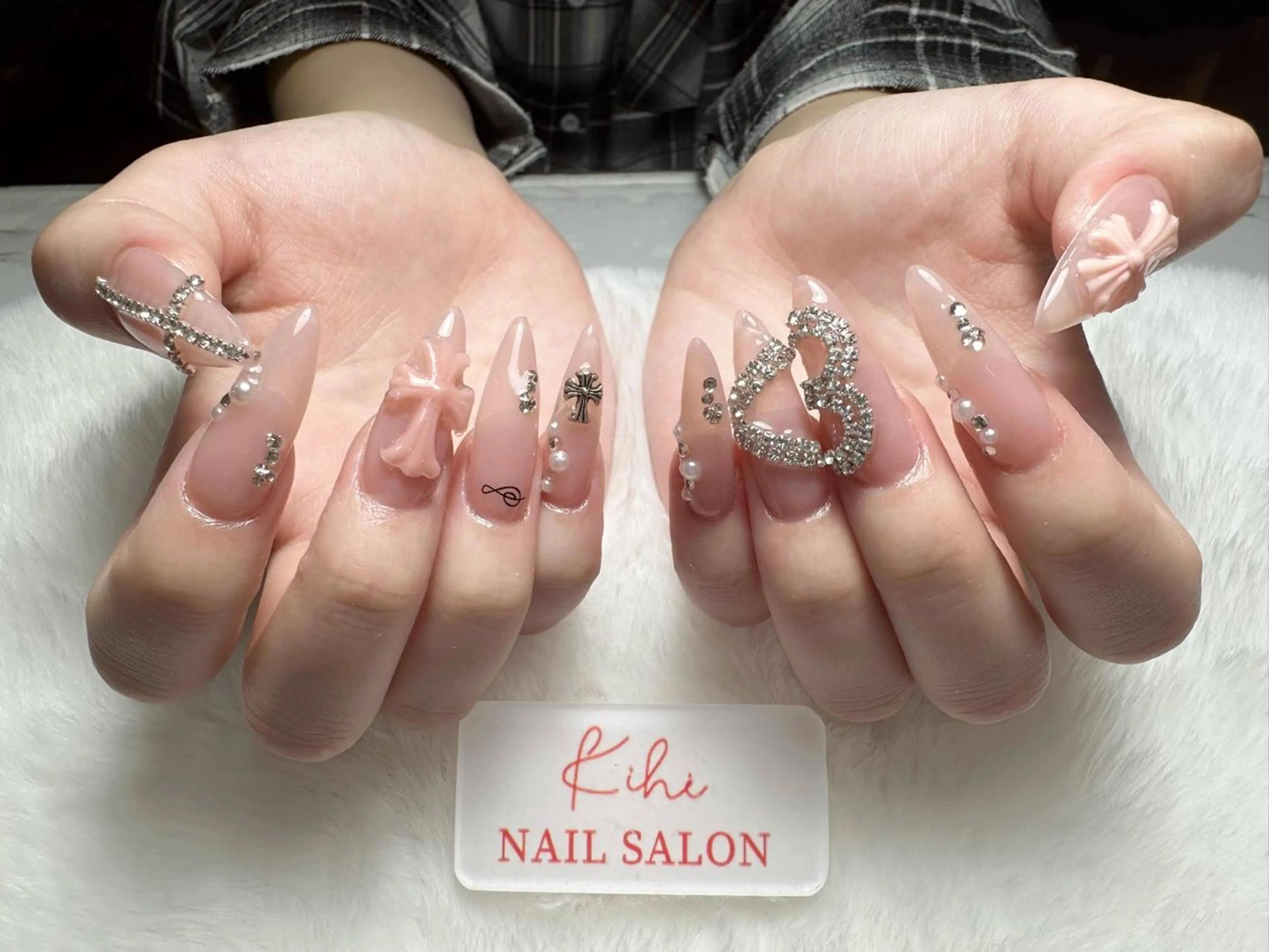 ネイル アートネイル ジェルネイル キラキラネイル 韓国ネイル スカルプネイル ハンドネイル 清水 ユナのネイルデザイン