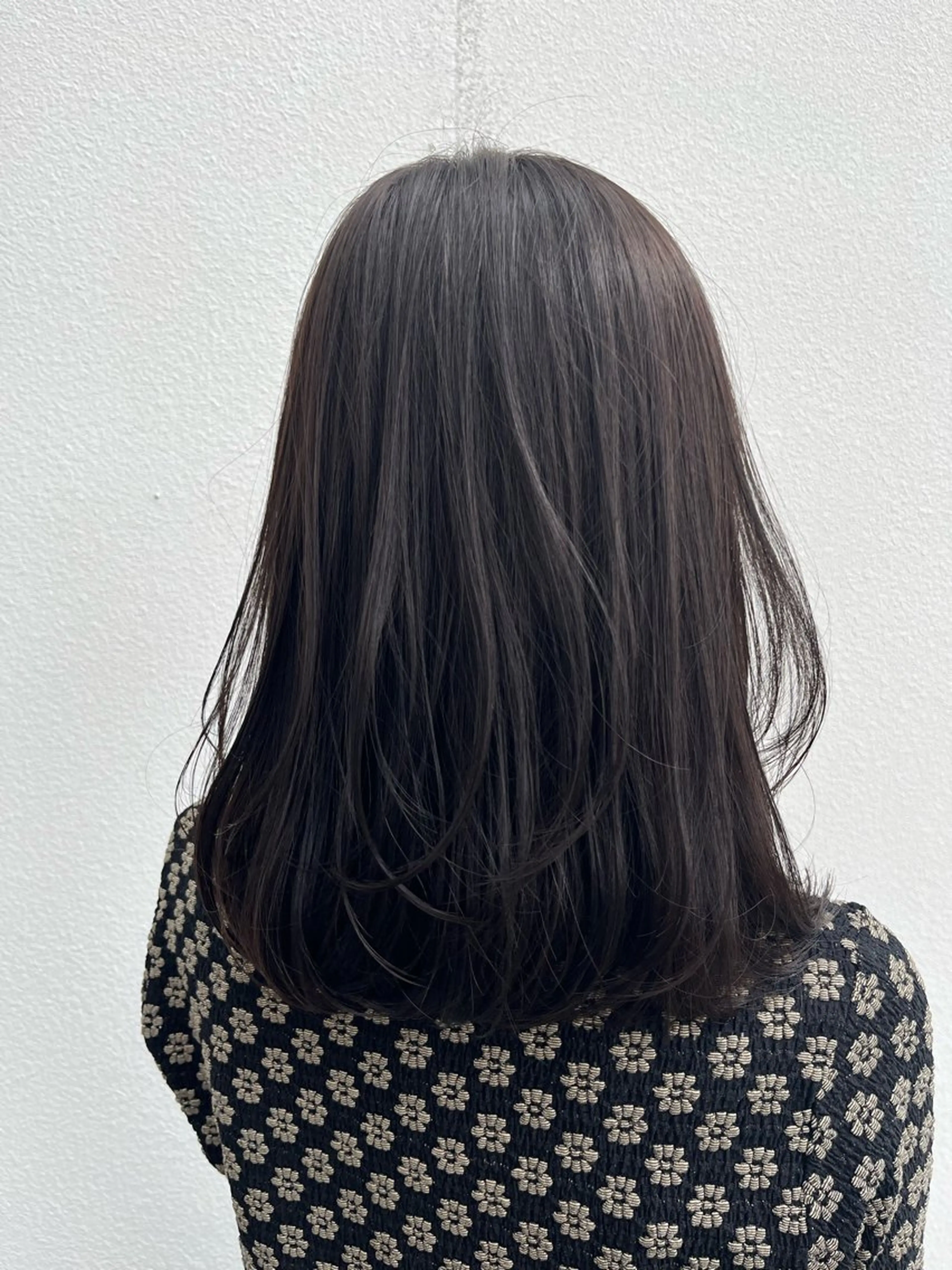 セミロング カラー アッシュ アッシュグレー 松岡 アユミ  berryのマツエク・マツパデザイン