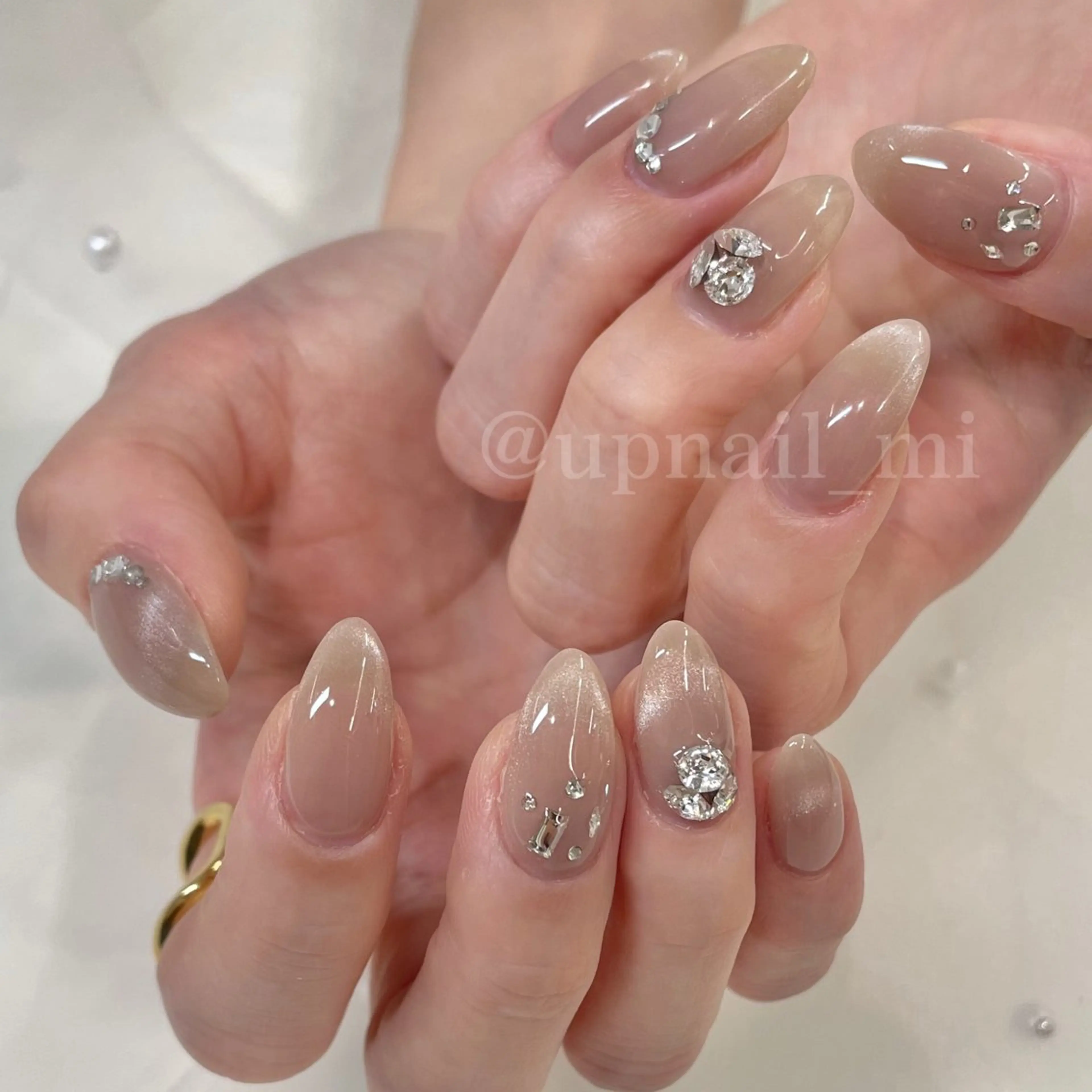 ネイル 花井 美友里のネイルデザイン