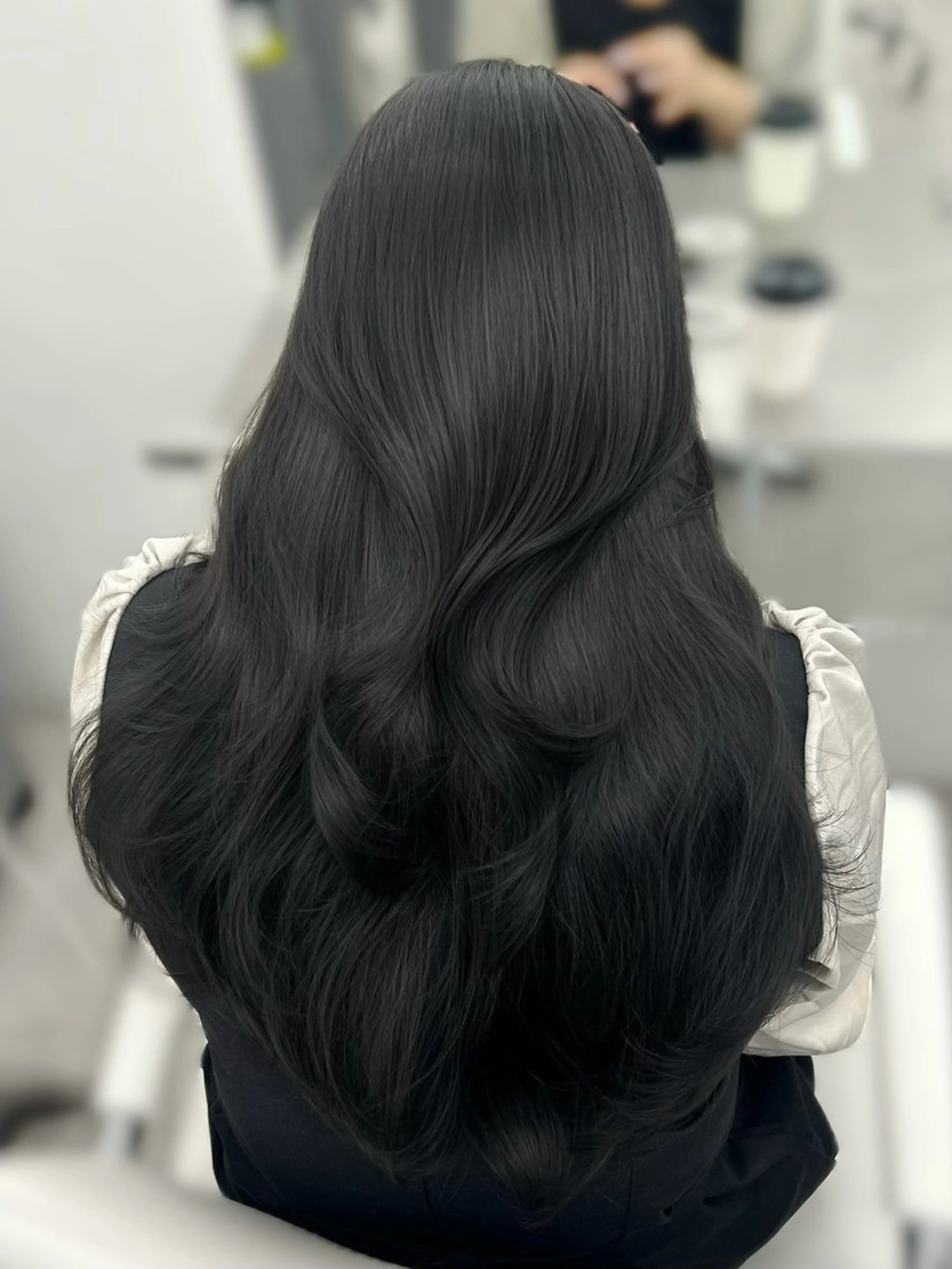 ロング カラー 黒髪 ブルーカラー ブルーブラック カット ヘアカラー トリートメント 韓国ヘア/顔周り ヘアセット/加藤優里のヘアスタイル