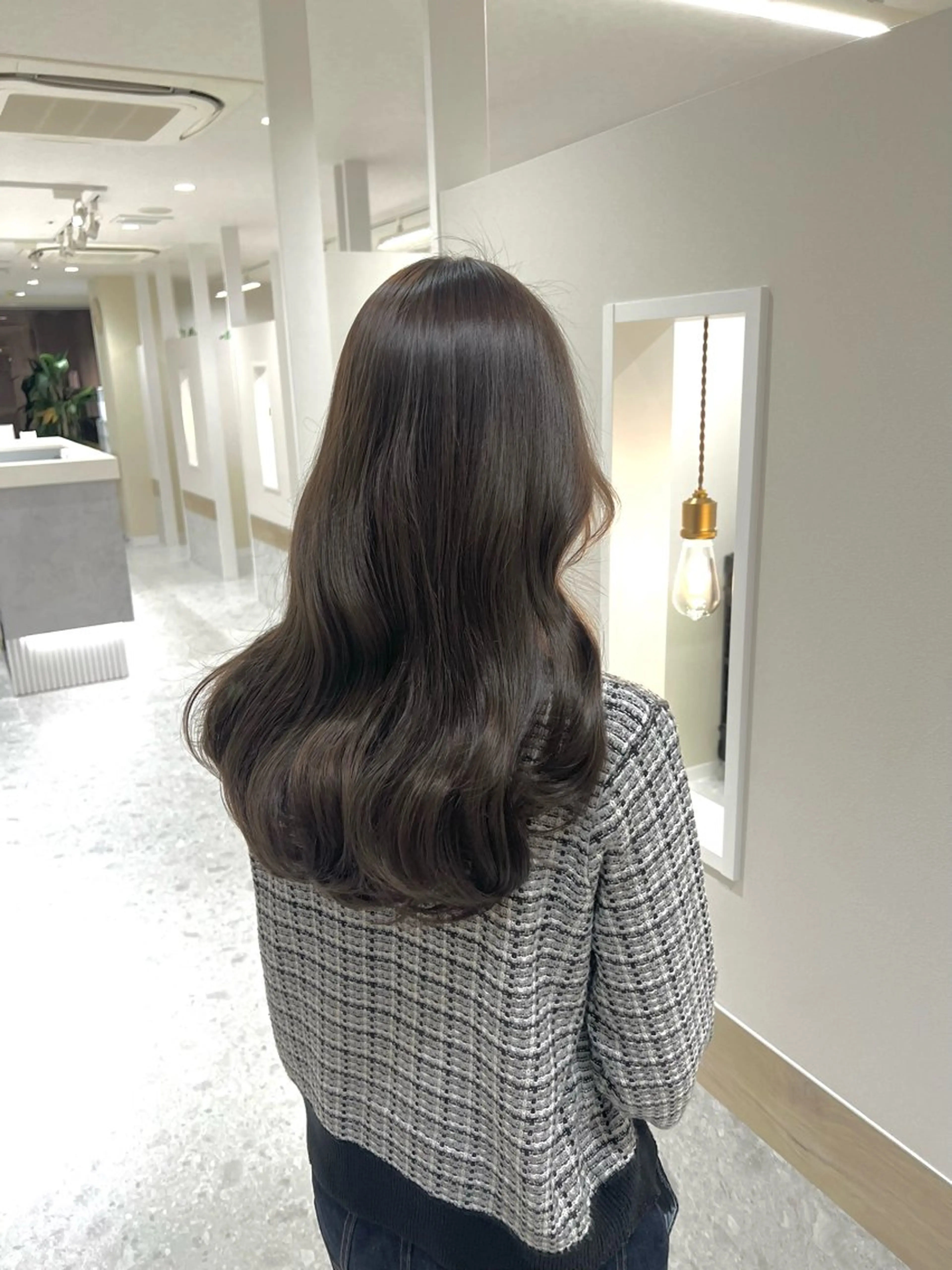 ロング くびれヘア 顔まわりレイヤー 髪質改善 韓国風ヘア レイヤーカット shindo lisa🎀🪽のヘアスタイル