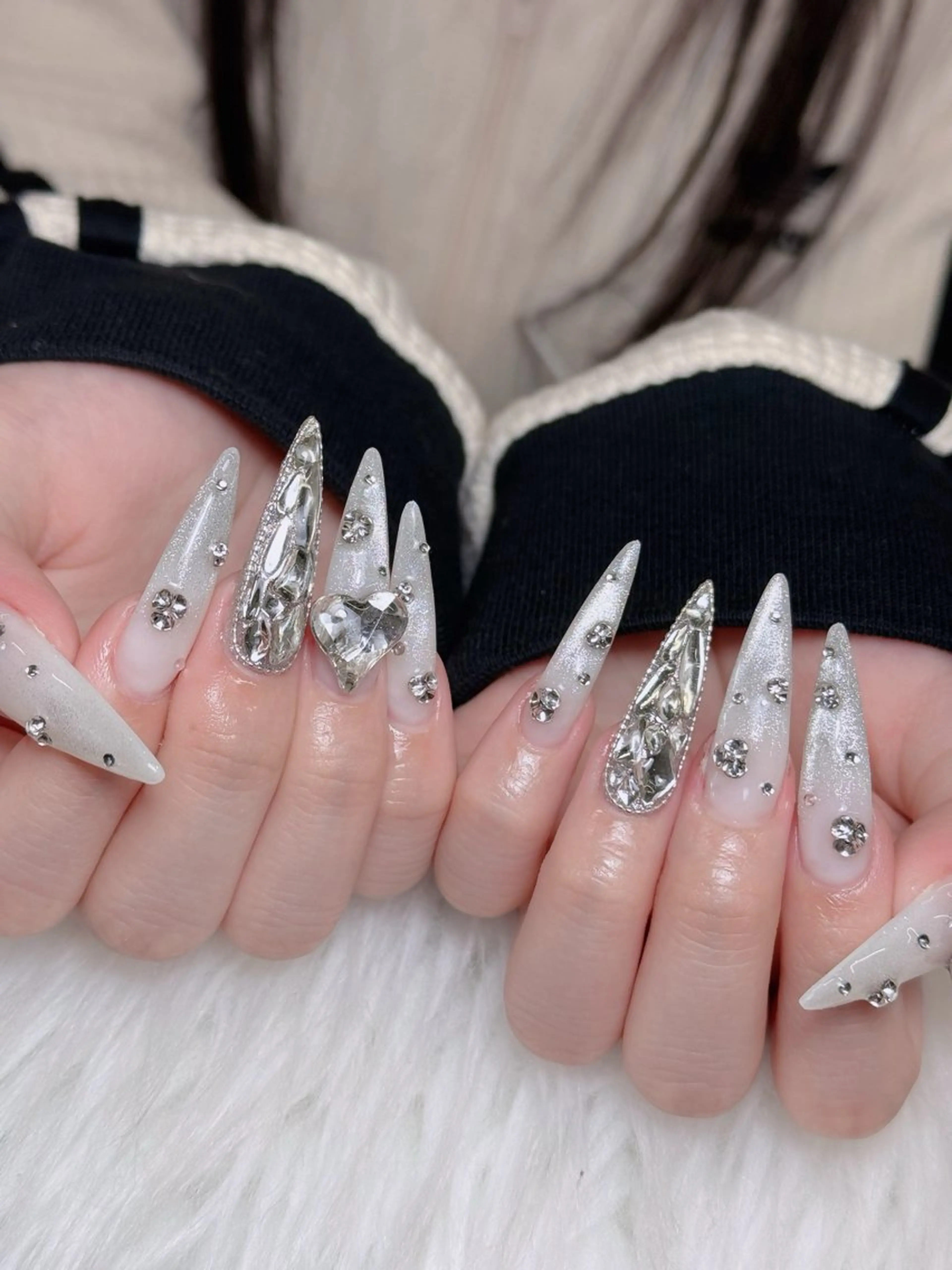 ネイル オーロラネイル チークネイル 長さ出し フレンチネイル 韓国ネイル ハンドネイル Lumi Shinokuboのネイルデザイン