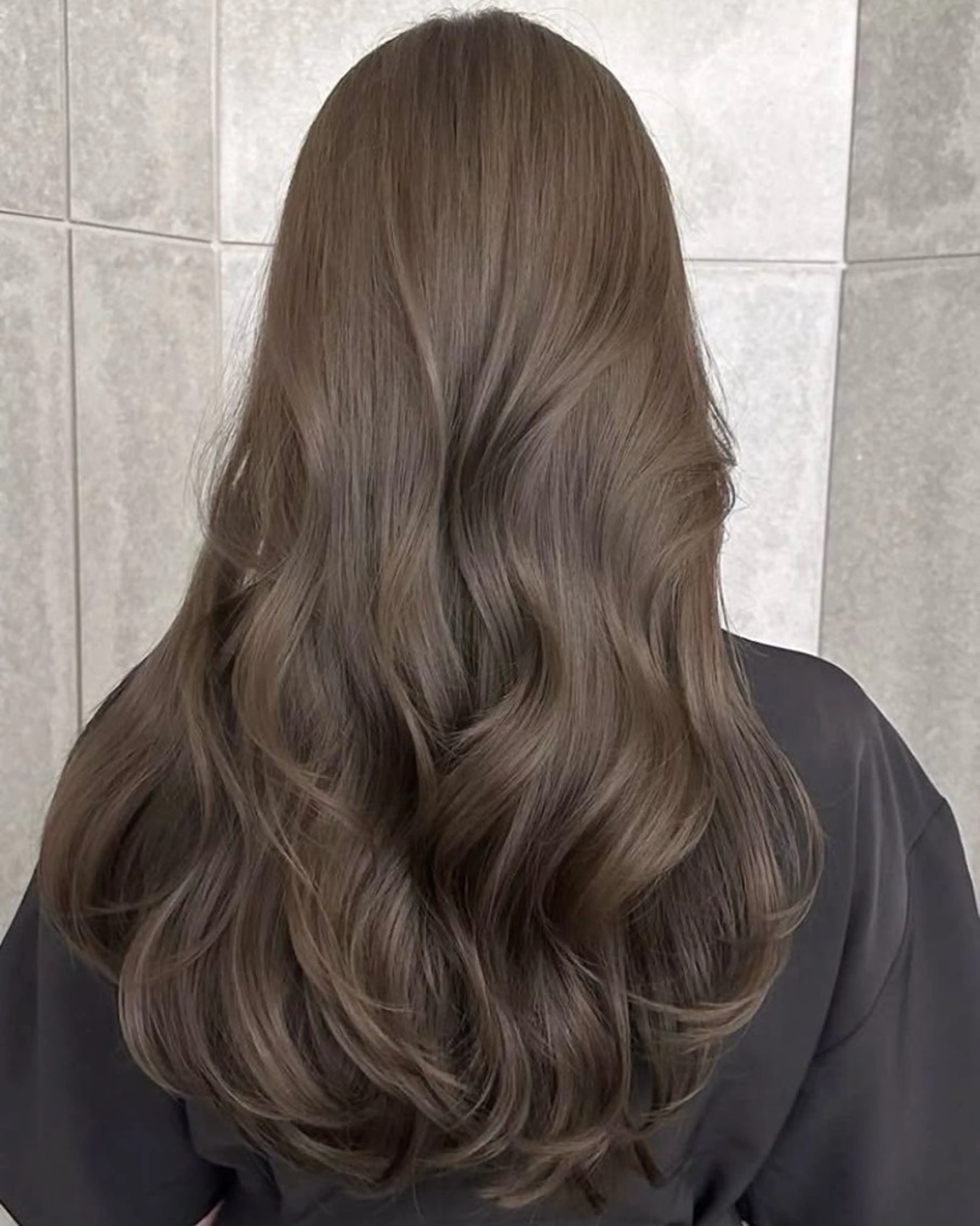 ロング カラー 杉下 愛純のヘアスタイル