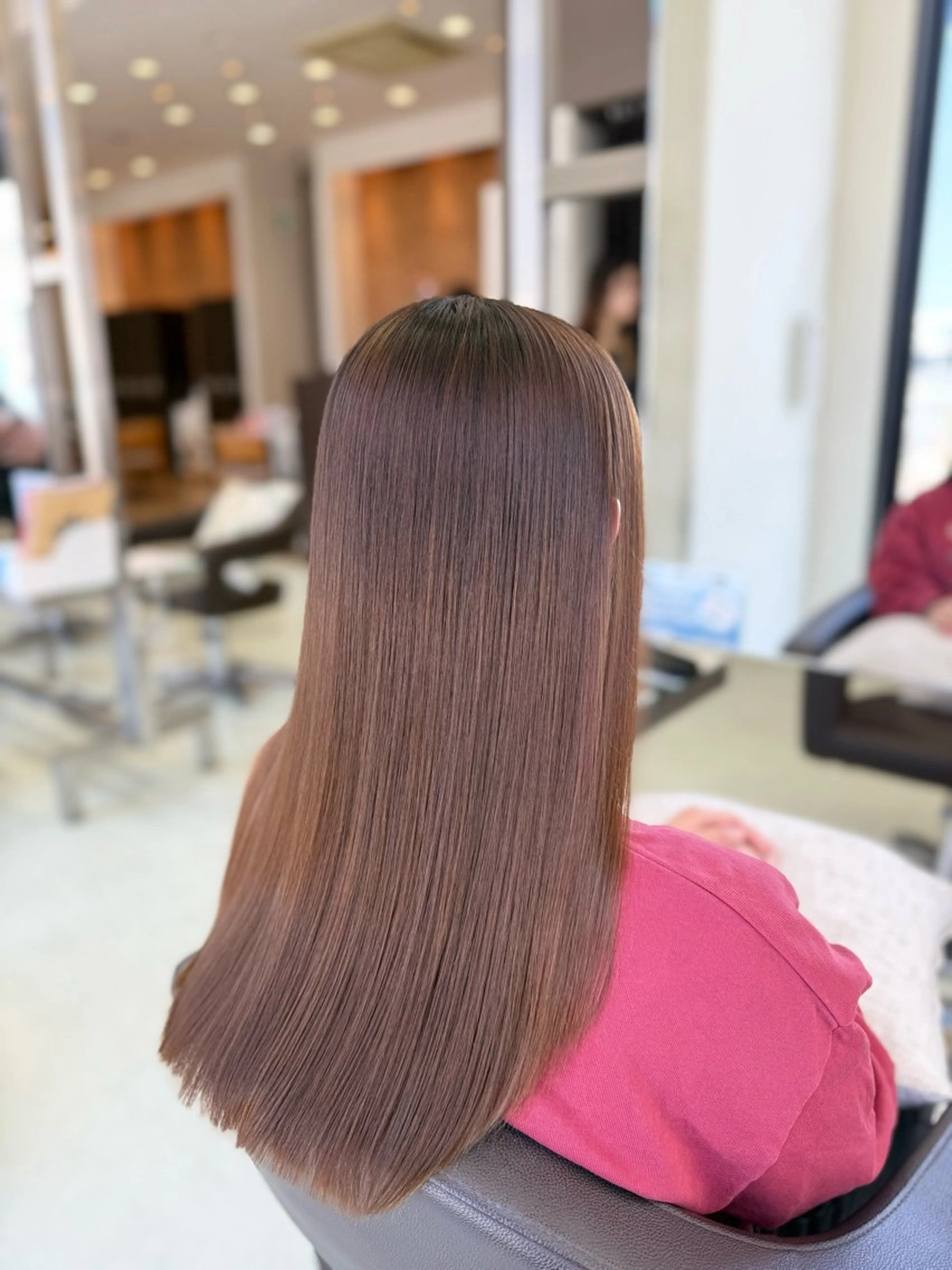 ロング カット 縮毛矯正 新井優馬｜縮毛矯正/ 地毛風ストレートのヘアスタイル