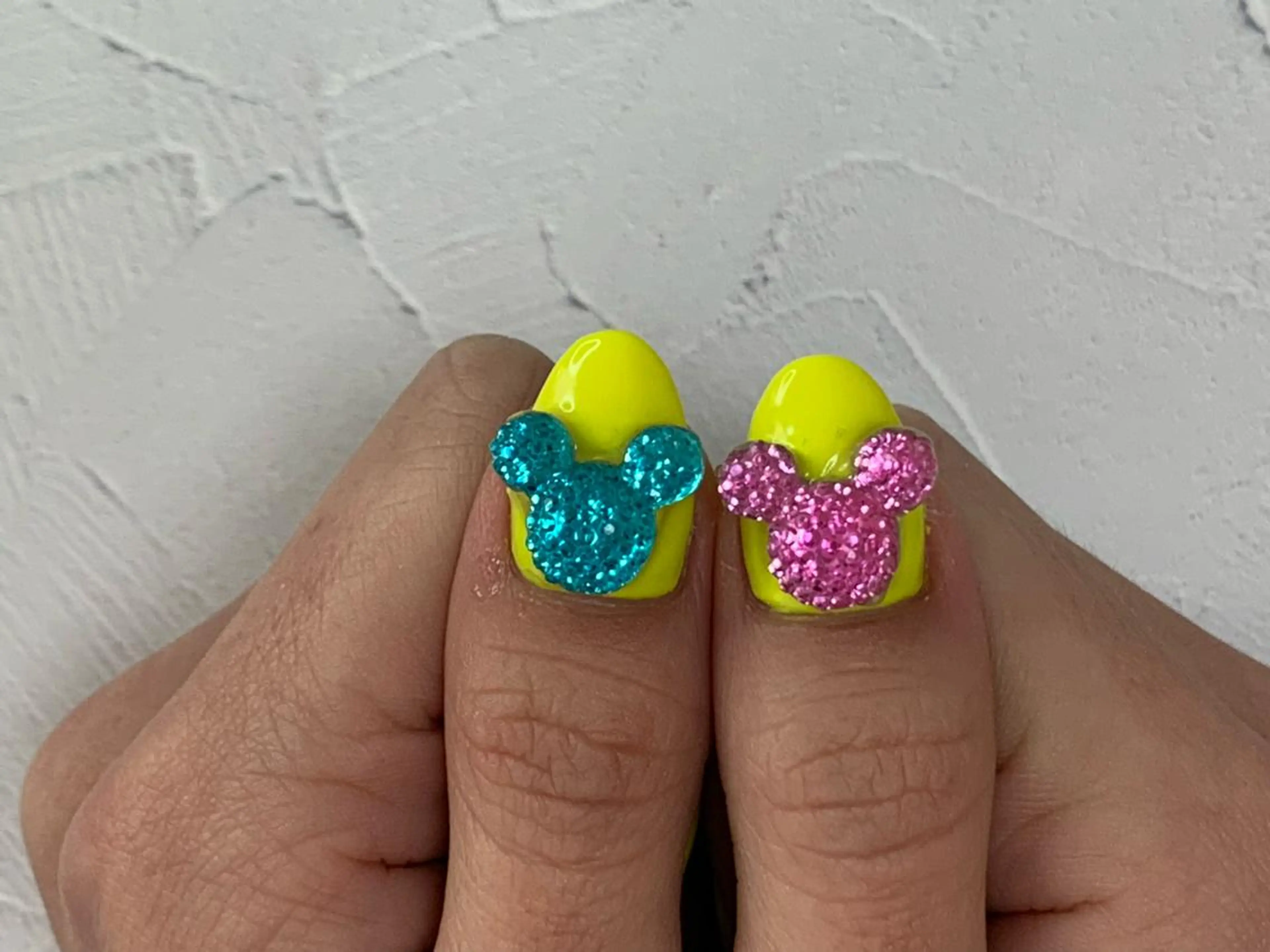 ネイル キラキラネイル ワンカラーネイル 黄色 ハンドネイル noheanail YONEDAのネイルデザイン