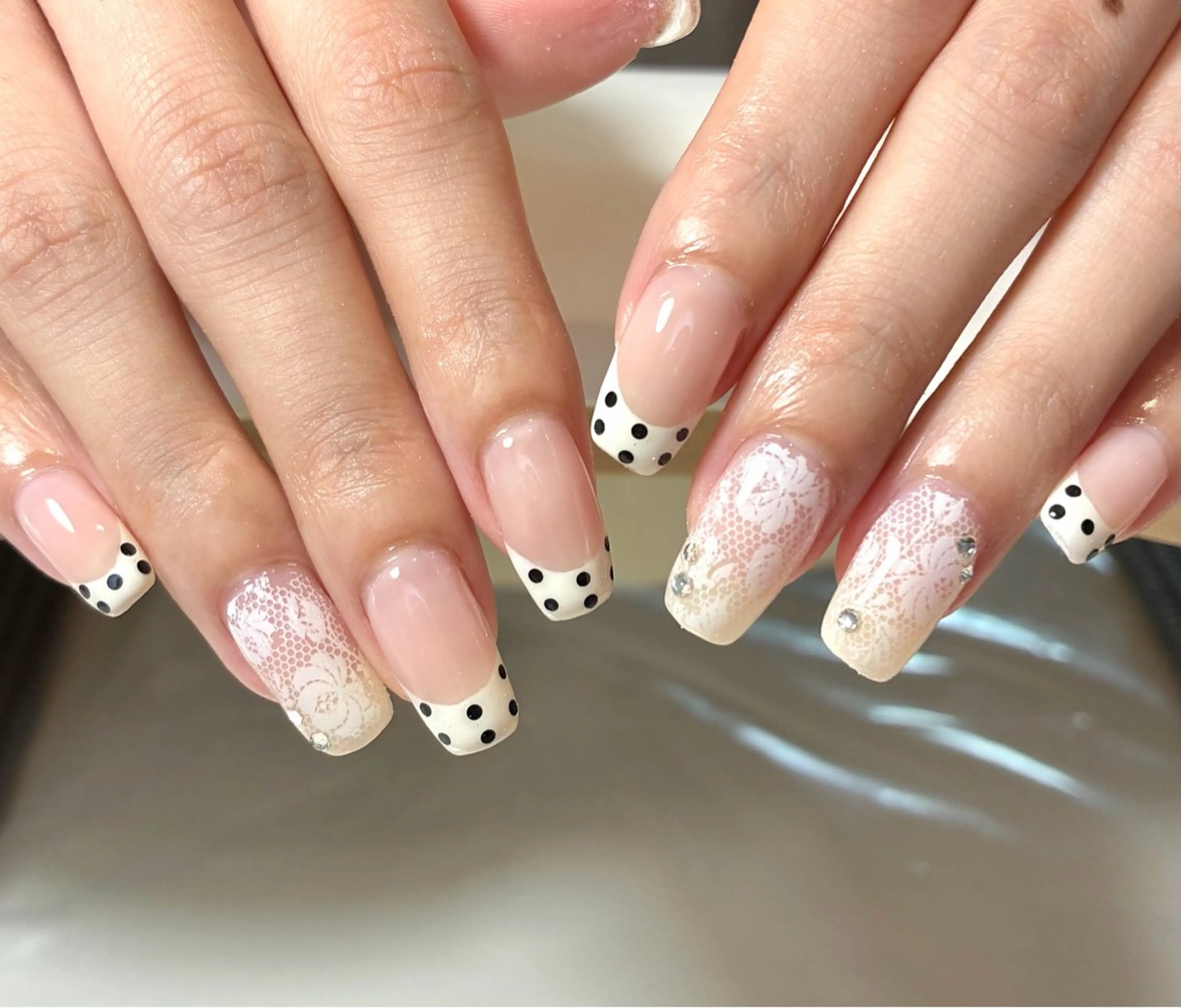 ネイル ドット レース milimili アンナのネイルデザイン