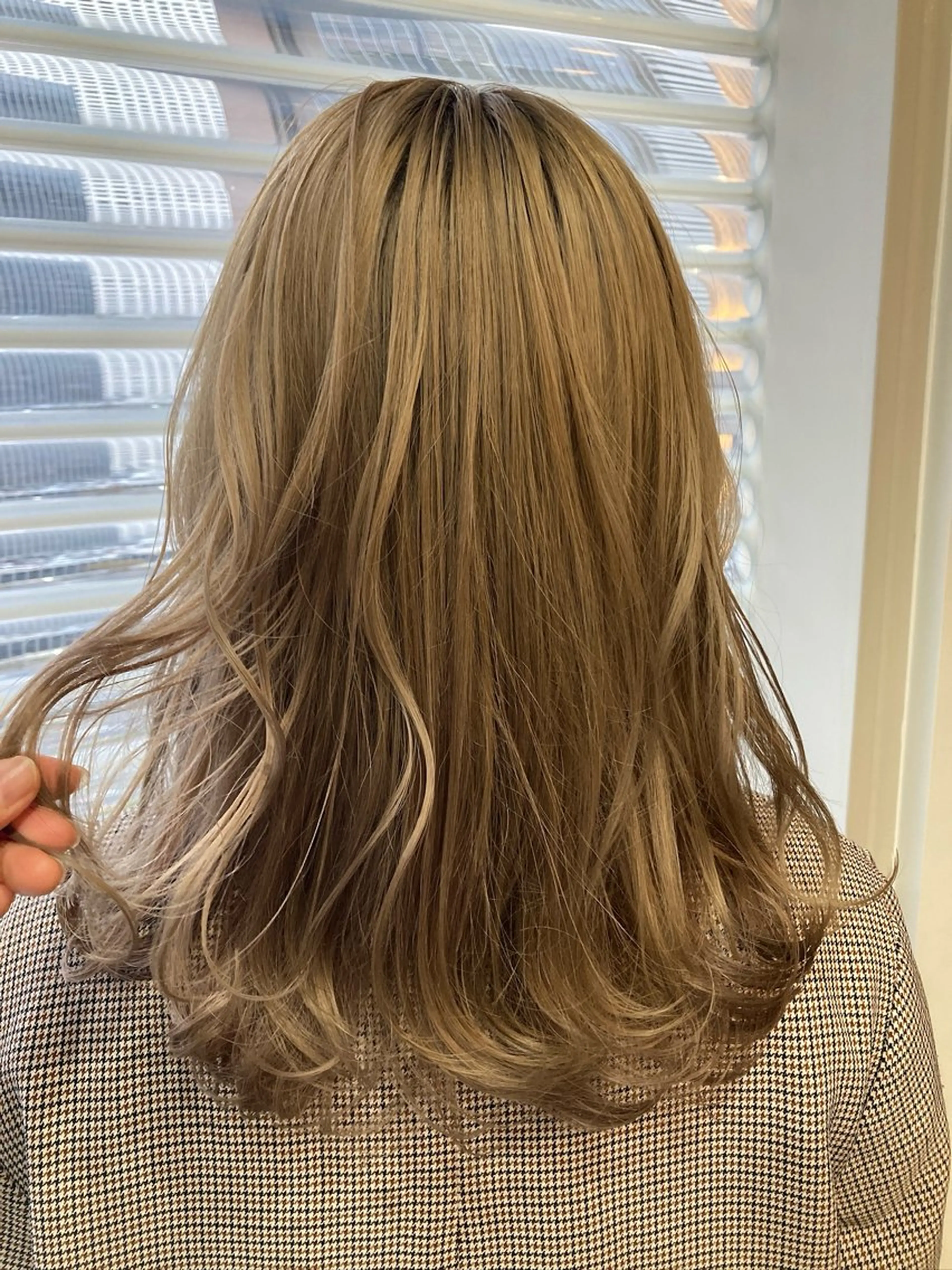 セミロング カラー ベージュカラー ダブルカラー ミルクティーベージュ 透明感カラー ⭐︎Yukiのヘアスタイル