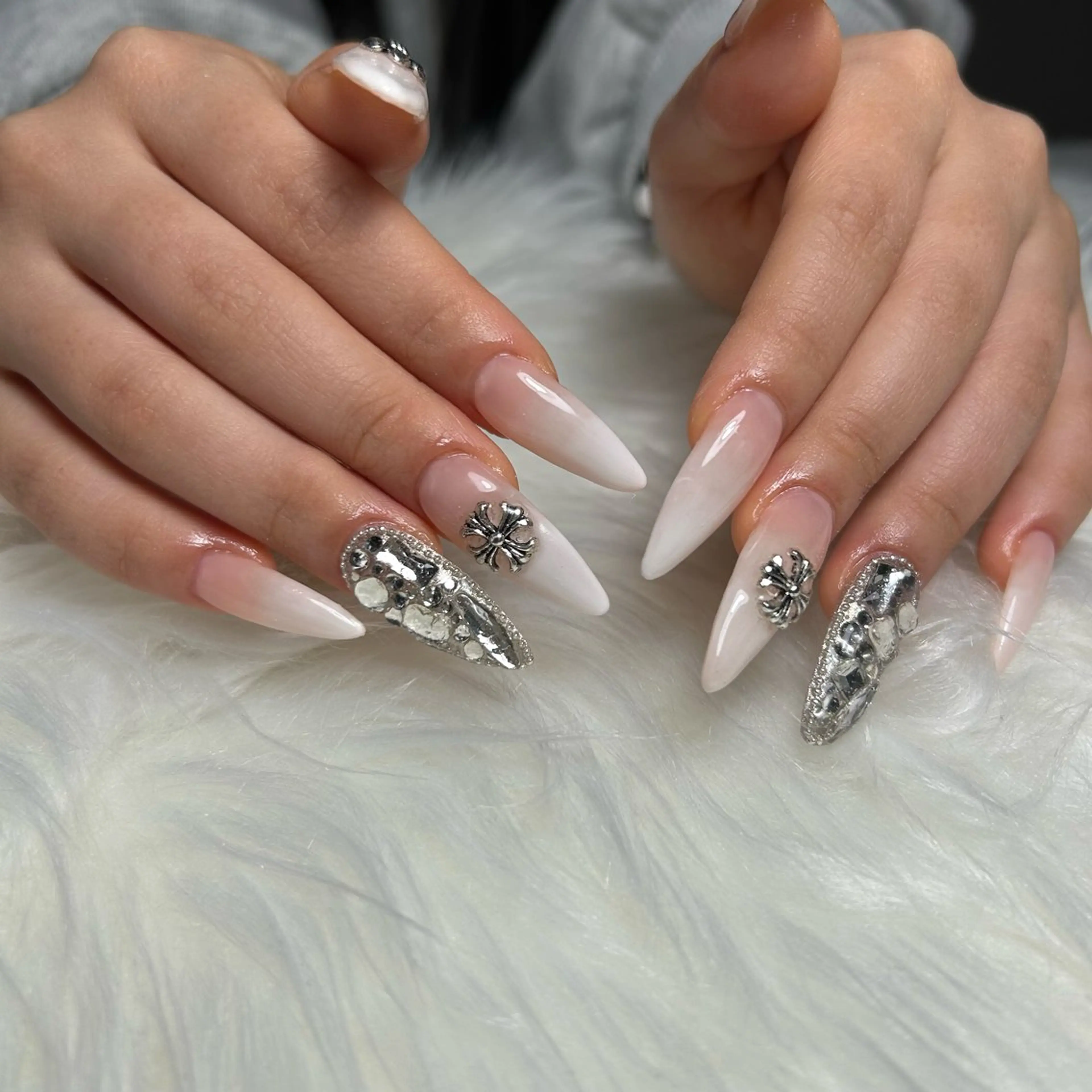 チップ10本長さだし+今1番人気【ベイビーブーマー】+パーツつけ放題✨オフ🈚️の写真