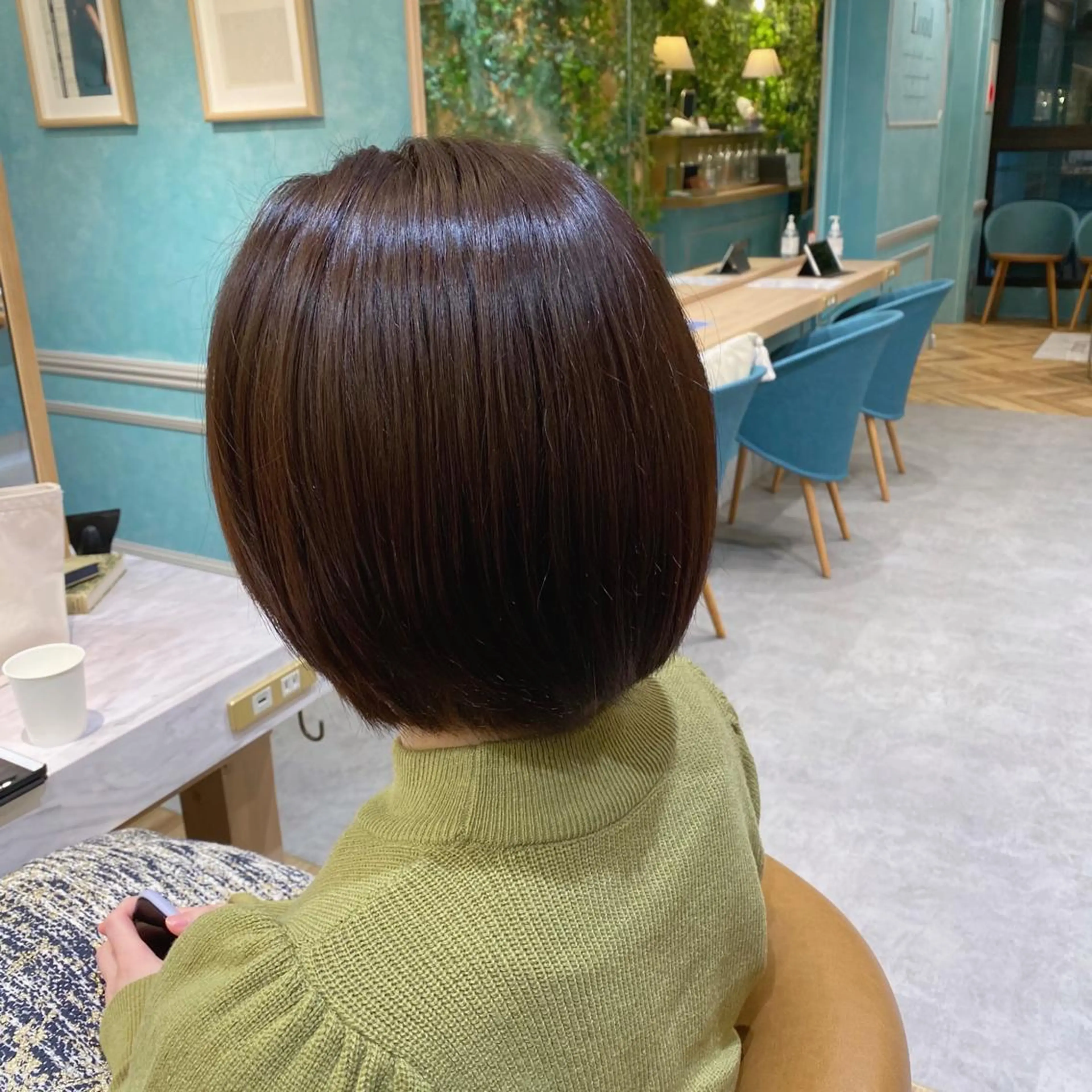 ミディアム アッシュ 山本翔一郎 韓国顔周りレイヤーのヘアスタイル