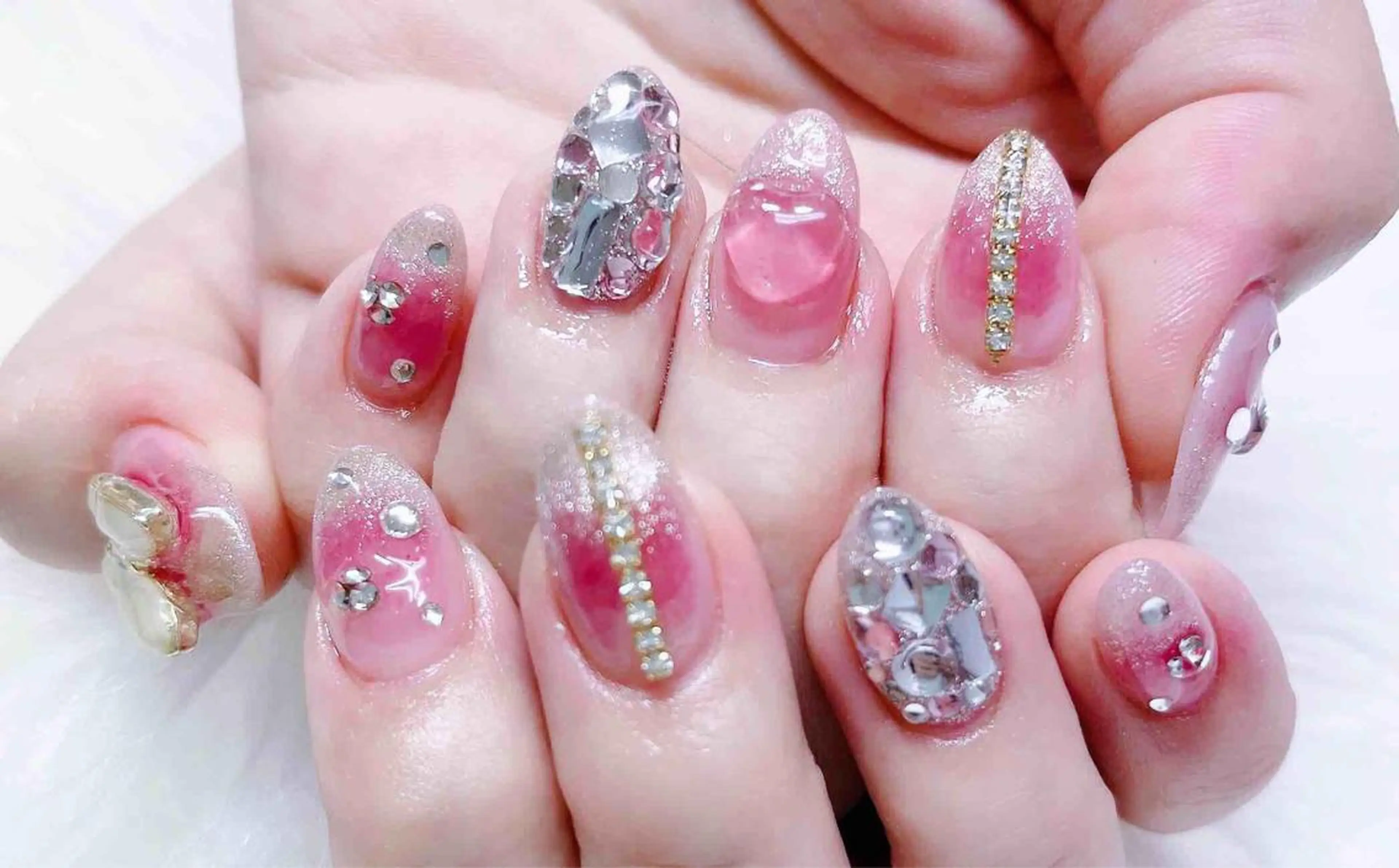 ネイル ハンドネイル MoonNail ユリ🌸のネイルデザイン