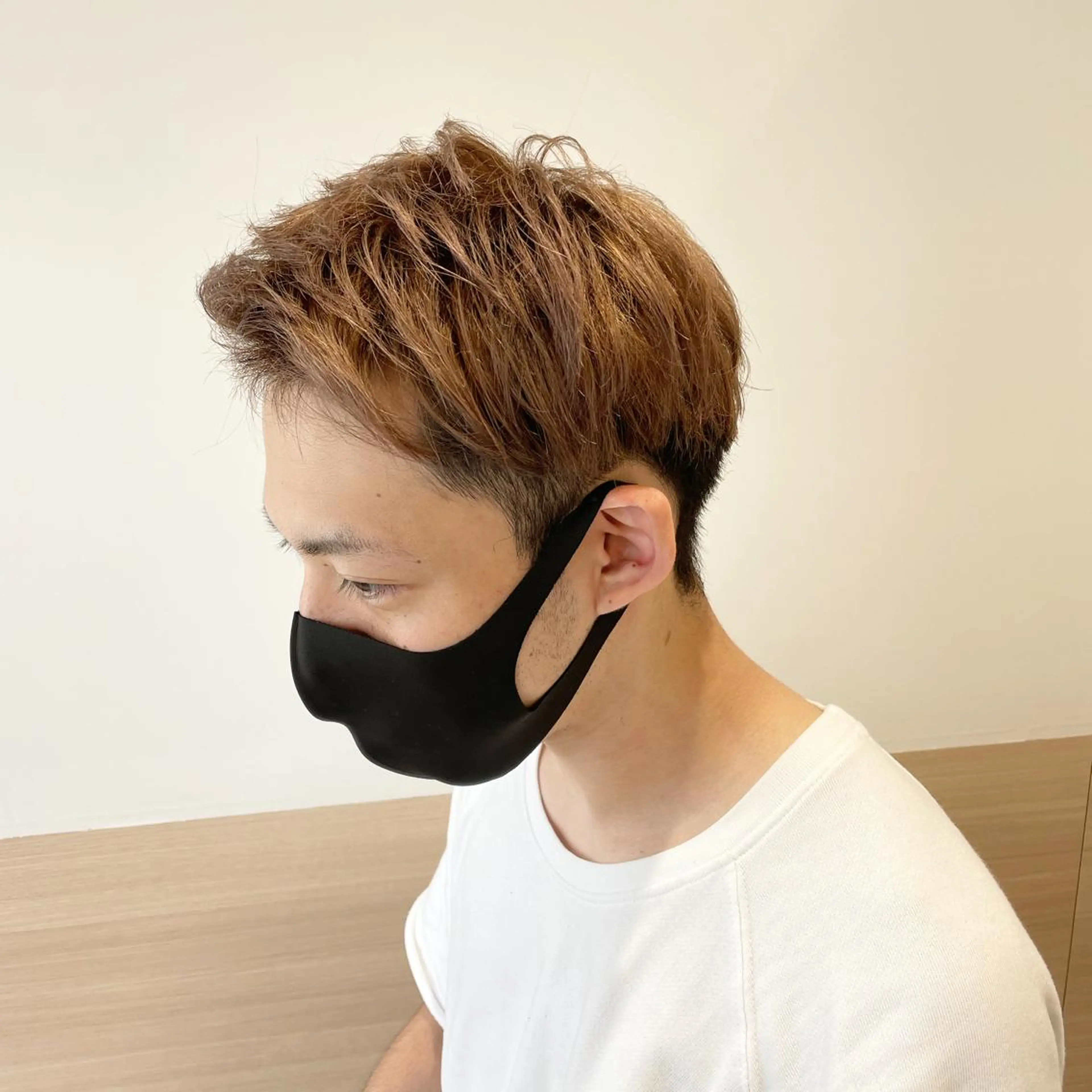 ショート カラー メンズ メンズブリーチ メンズハイトーン ベージュカラー ブリーチ ハイトーンカラー GO TODAY SHAiRE SALON所属・天野 瑠真のヘアスタイル