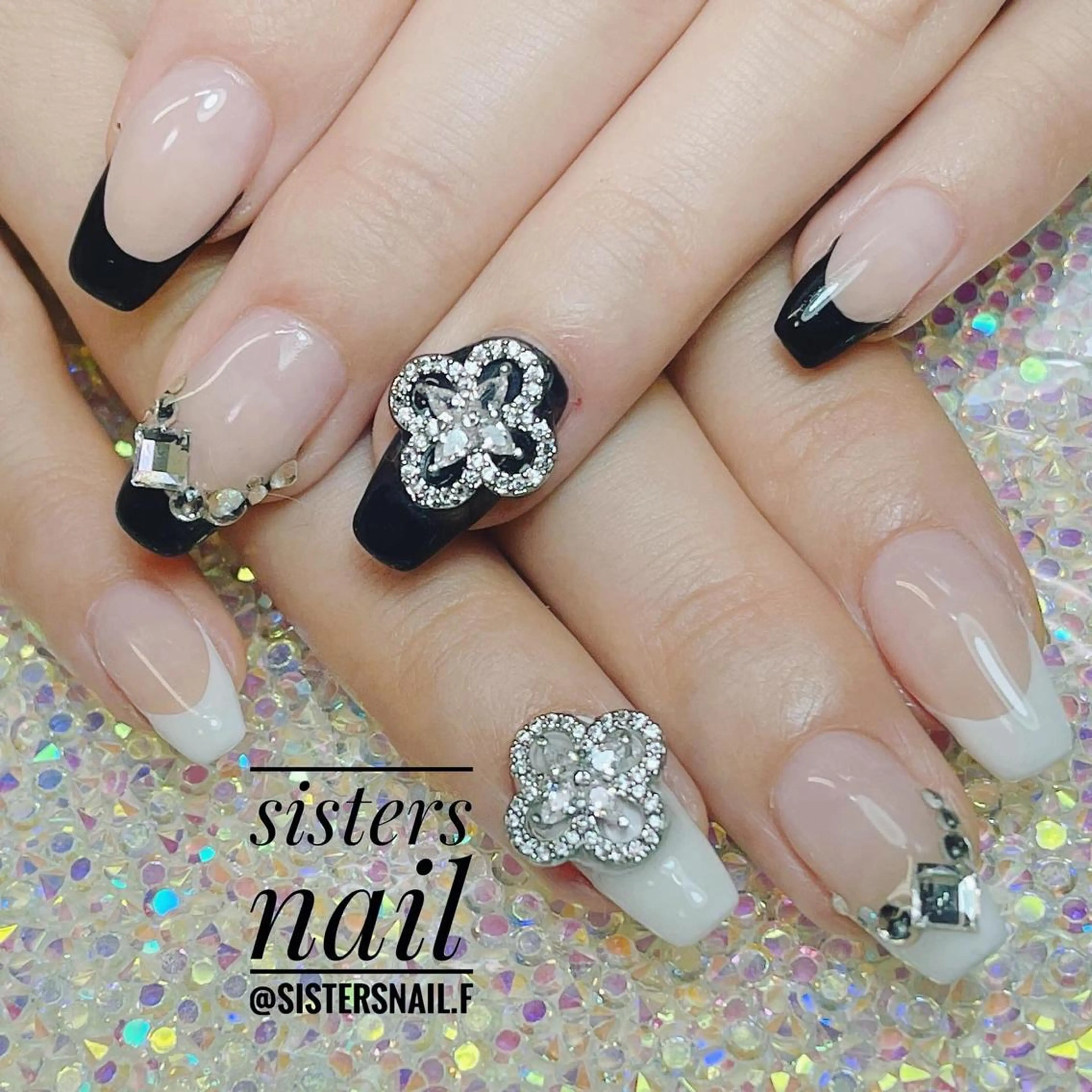 ネイル アートネイル フレンチネイル キラキラネイル 持ち込み sisters nail.fのネイルデザイン