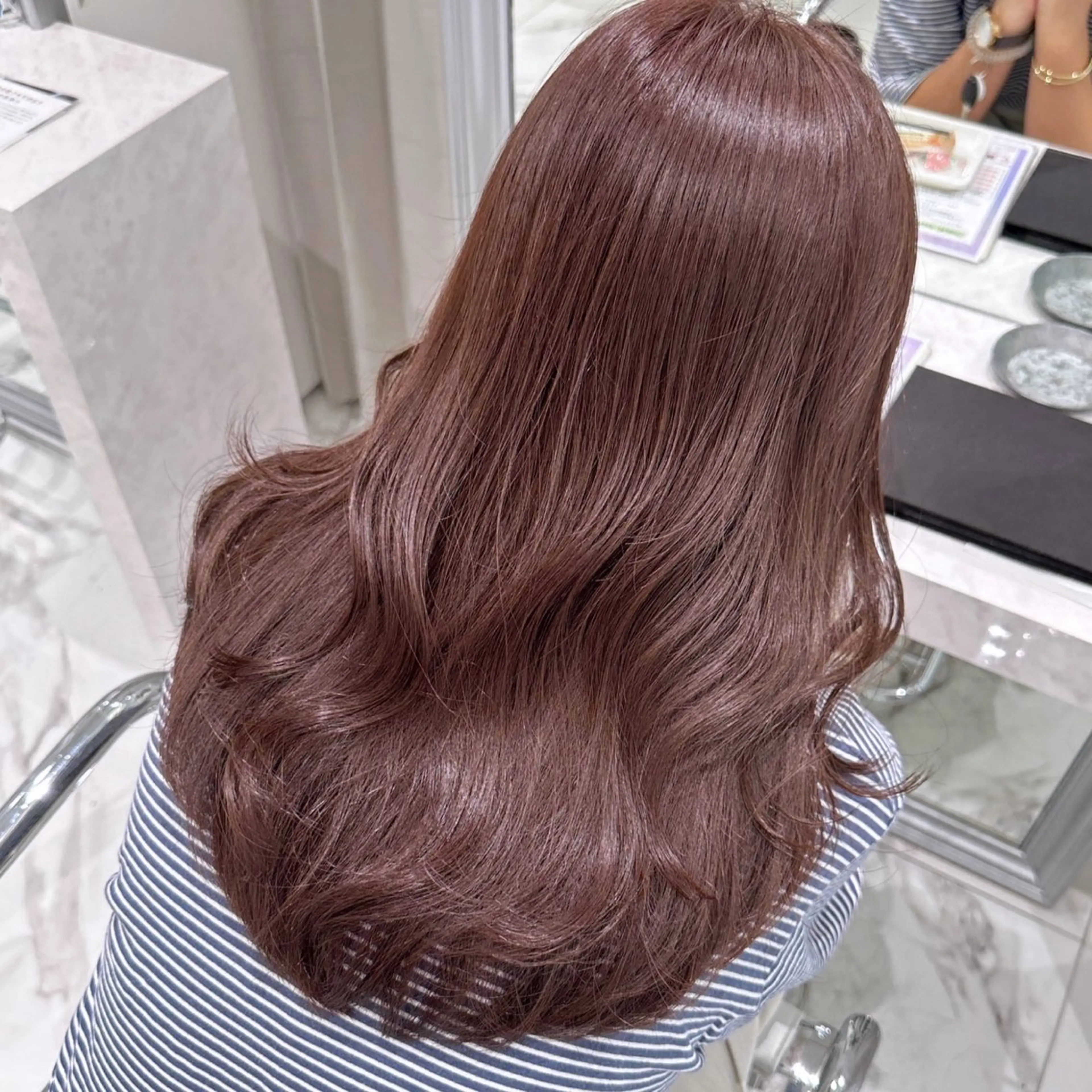 ロング カラー ベージュカラー ピンクカラー ピンクベージュ 村泉 心のヘアスタイル