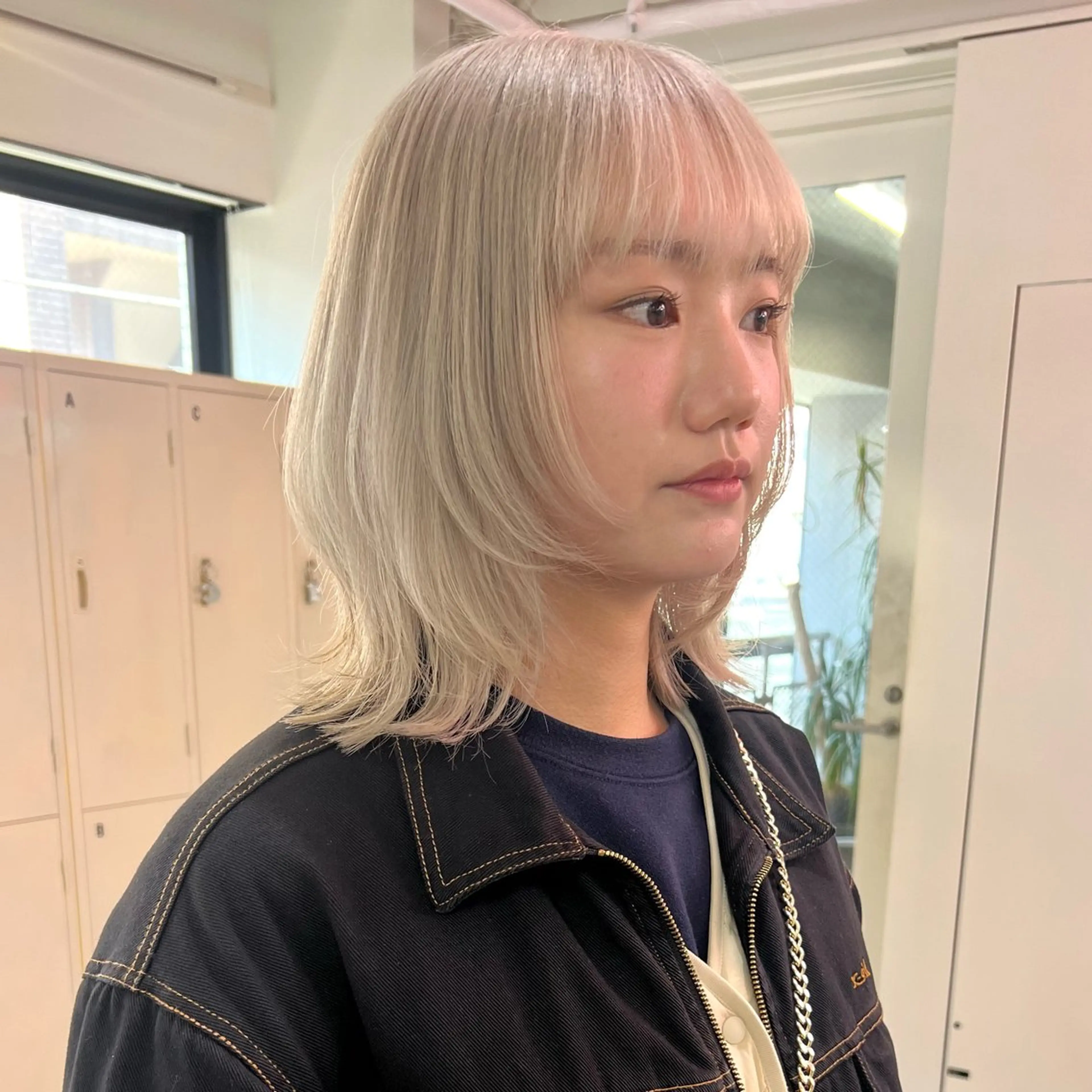 ショート カラー パーマ ヘアカラー トリートメント 🧨ブリーチー×ボブ レイヤー💎じゅえるのヘアスタイル