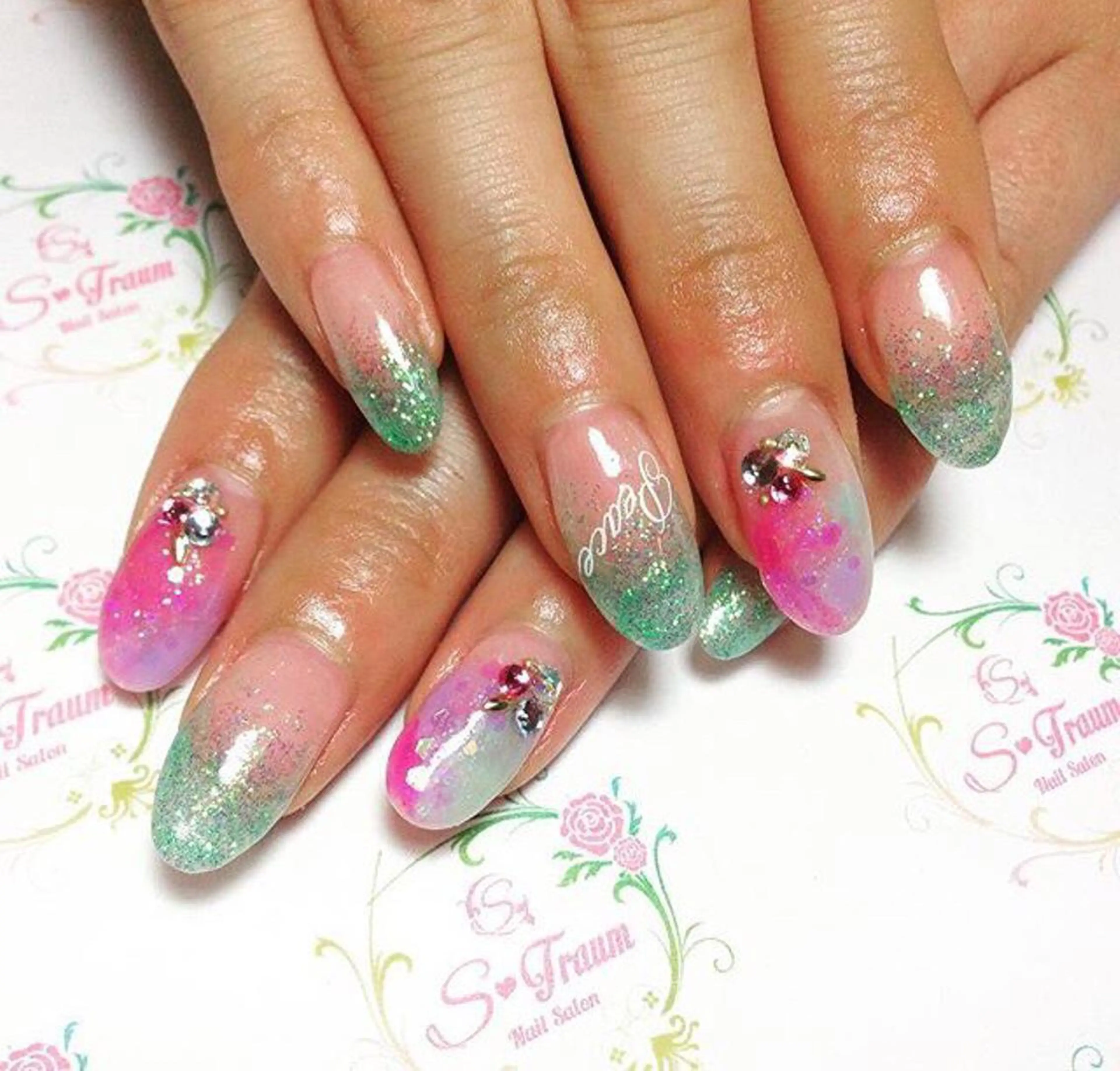 ネイル アートネイル ラメ(グリッター) ラメグラデーション Nail Salon S-Traumのネイルデザイン