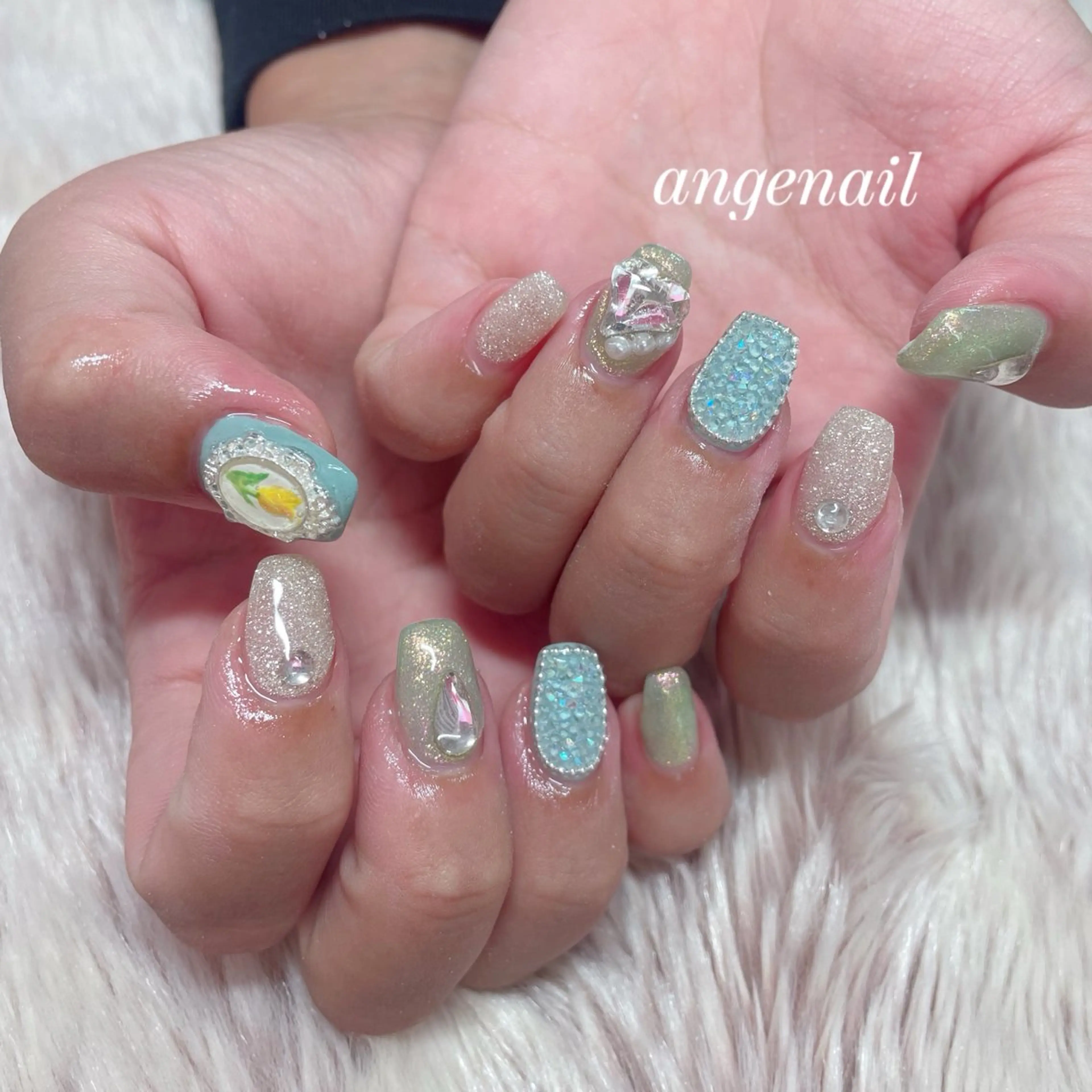 ネイル ハンドネイル オーナーネイリスト MAKIのネイルデザイン