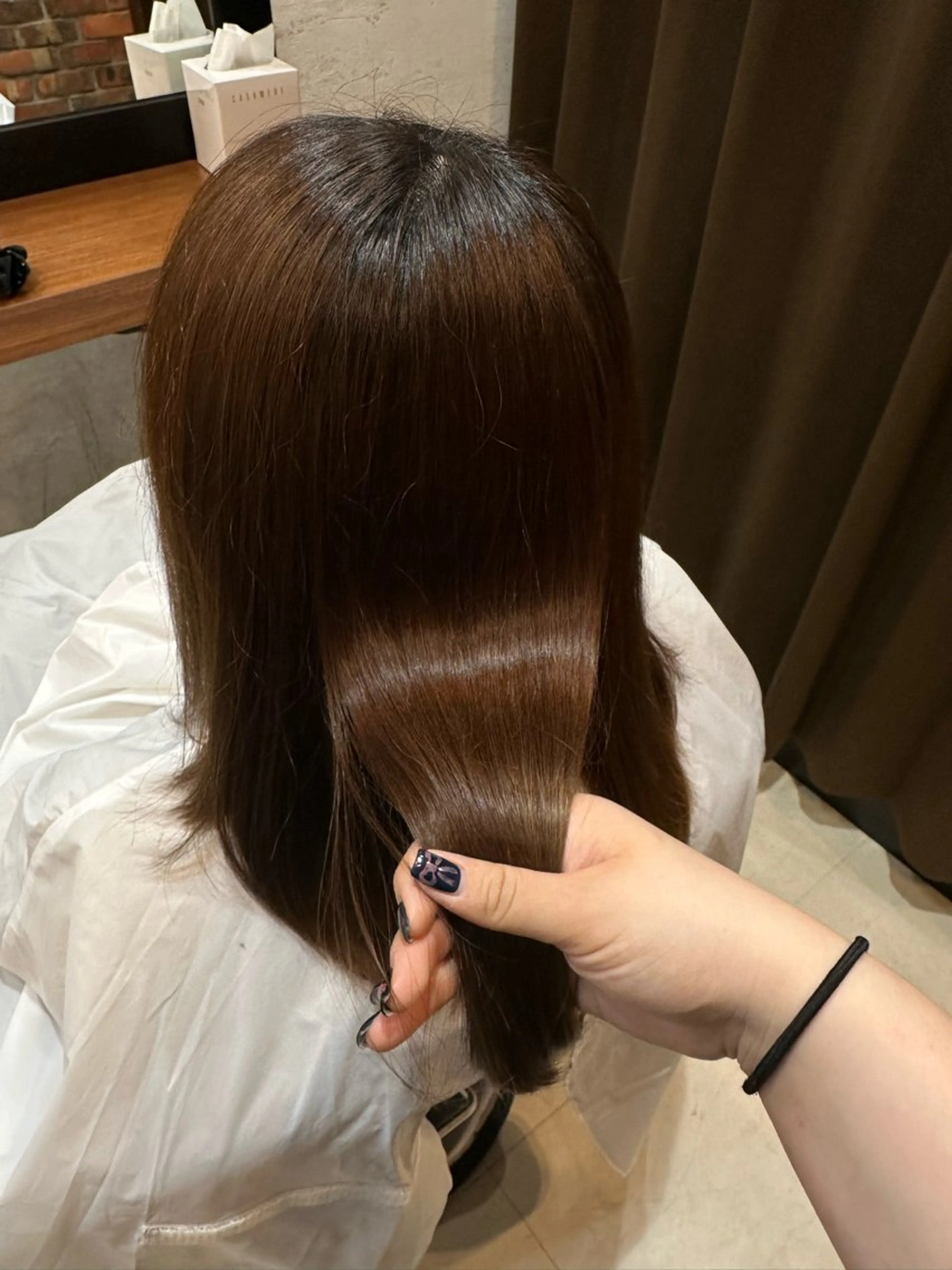 ミディアム 渡辺 りずのヘアスタイル