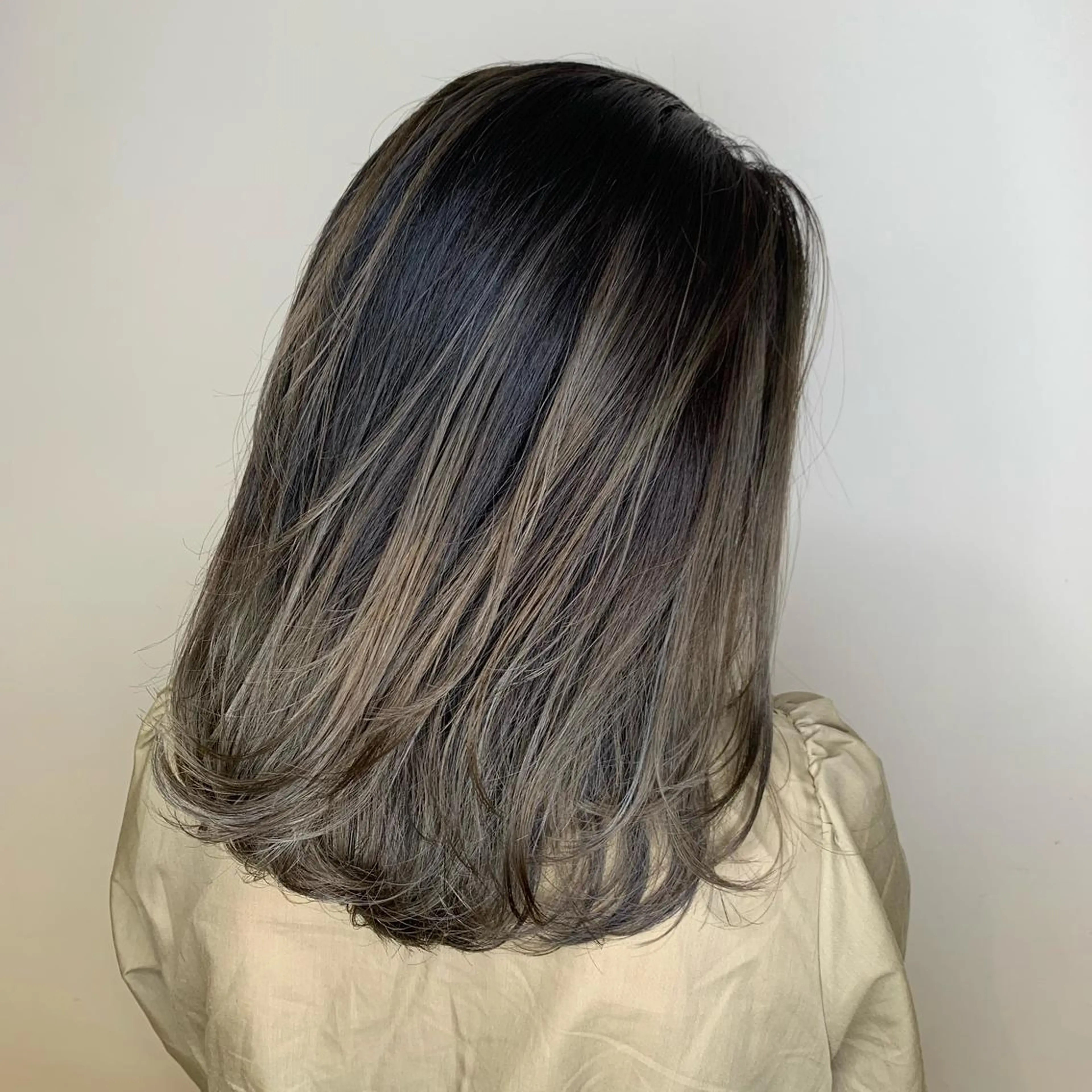 ミディアム 艶髪 森田/嵩士のヘアスタイル