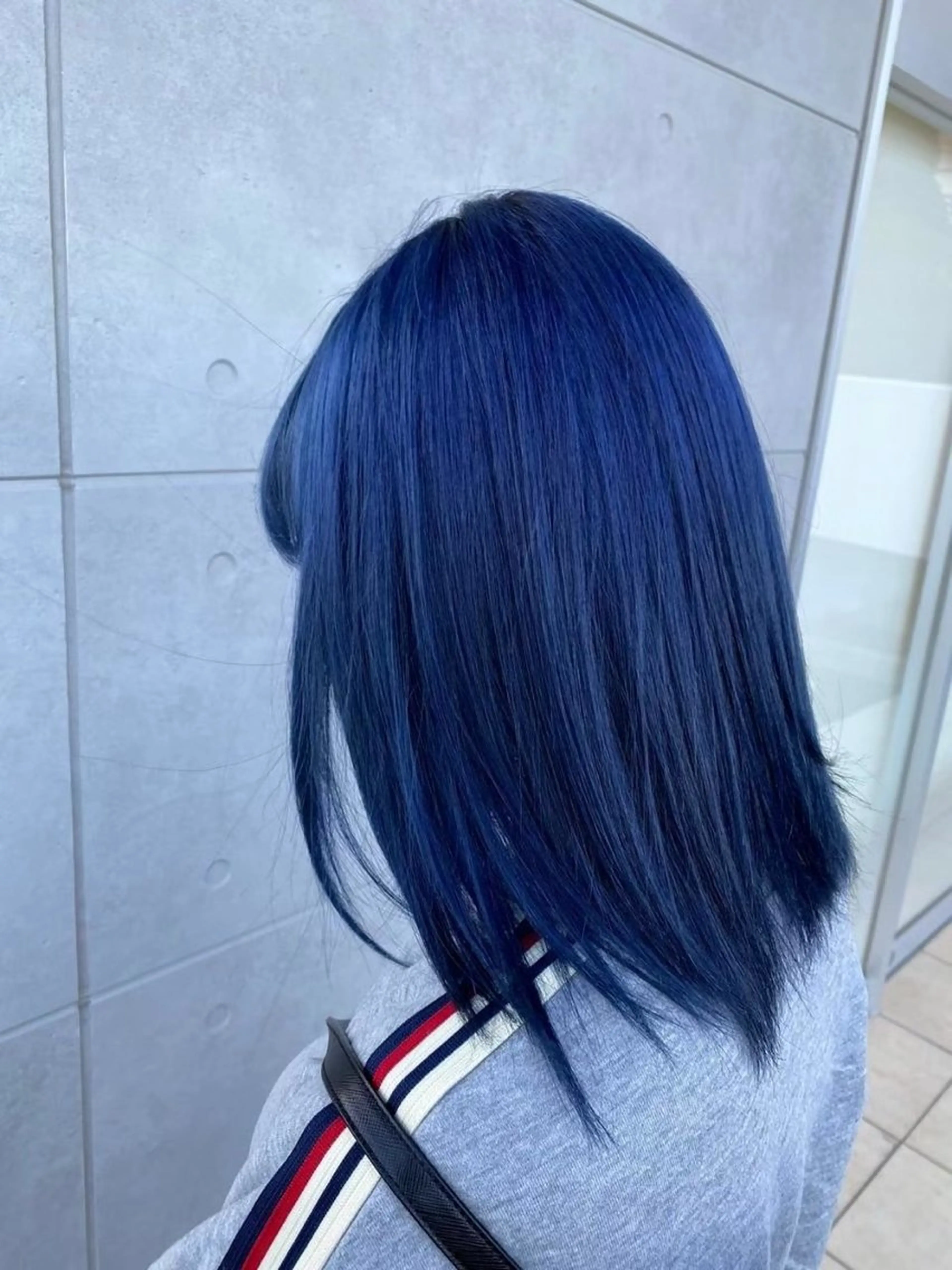 ミディアム カラー 青木 亜美のヘアスタイル