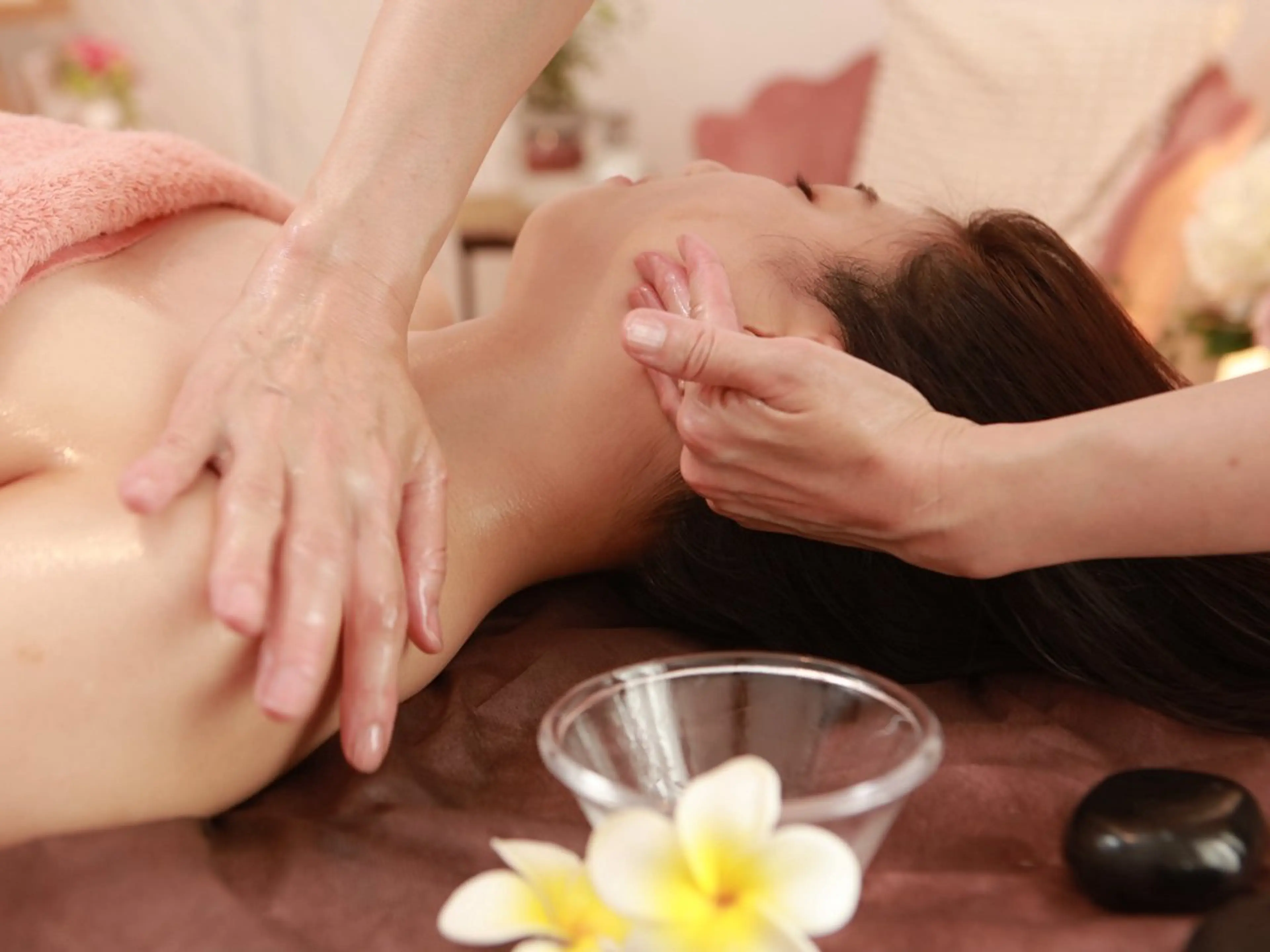 【迷ったらコレ！】ホットストーンマッサージ全身90分の写真