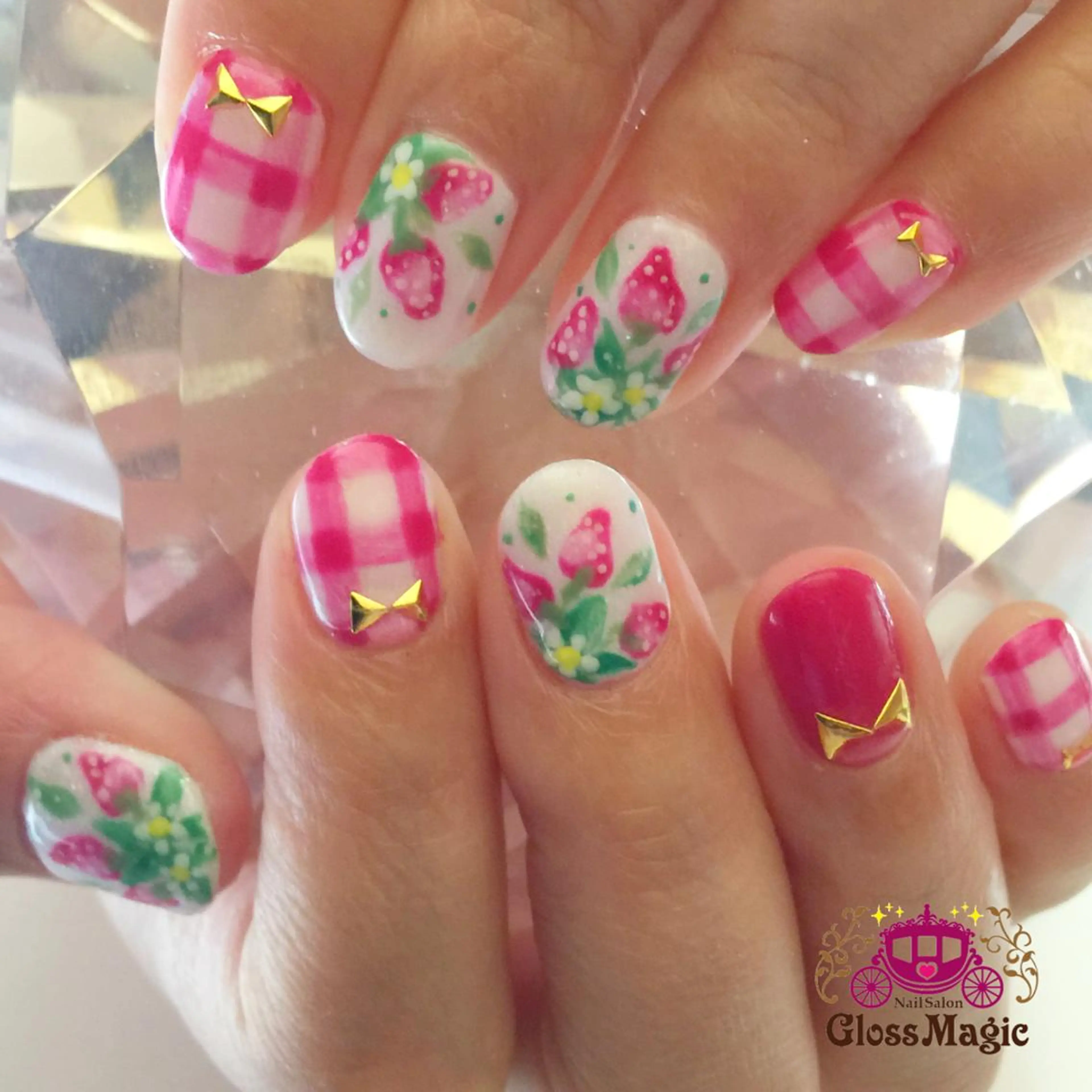 ネイル ジェルネイル YUN 💅のネイルデザイン