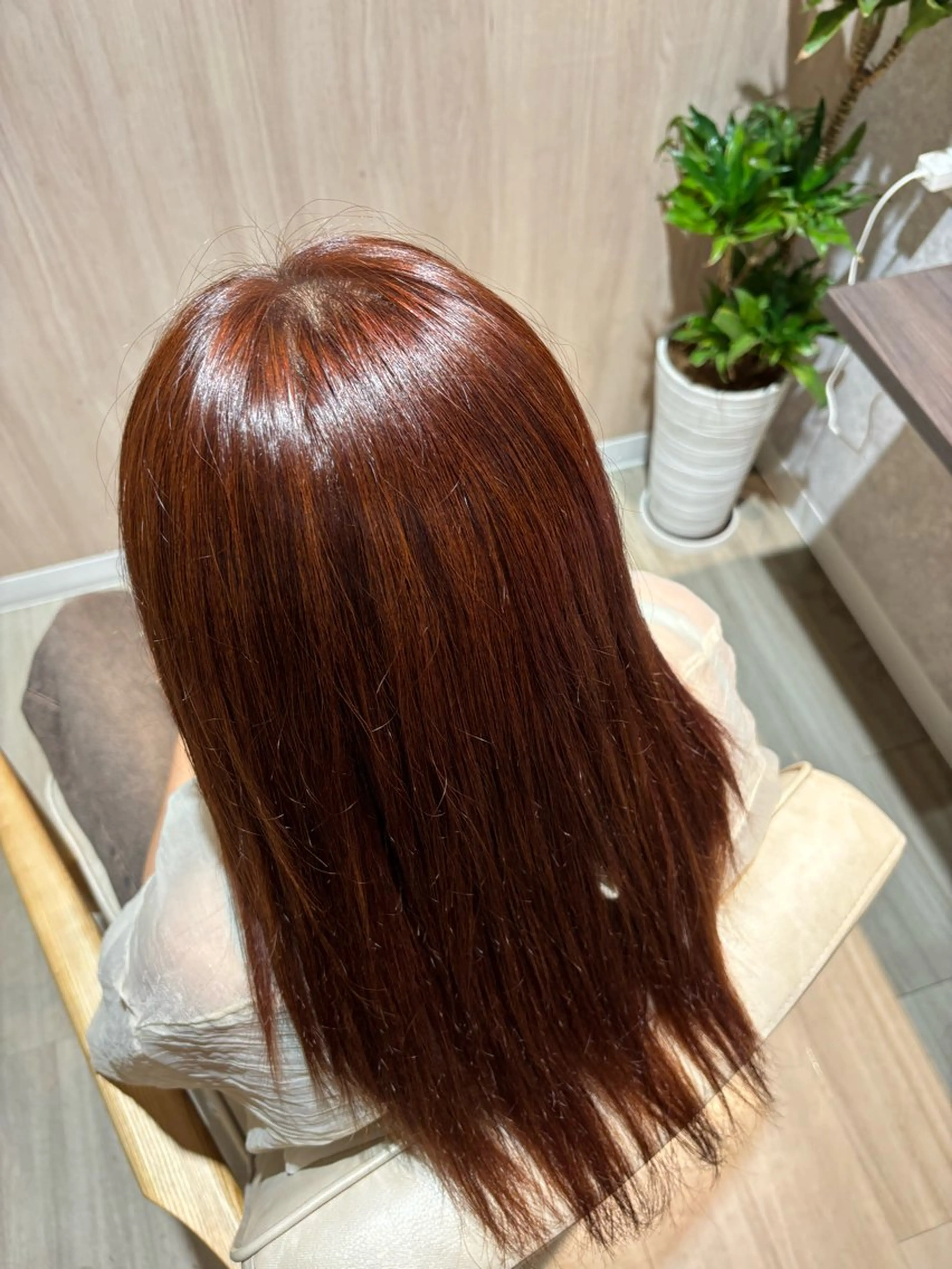 セミロング カラー ブラウンカラー オレンジ オレンジブラウン 茂木 胡春のヘアスタイル