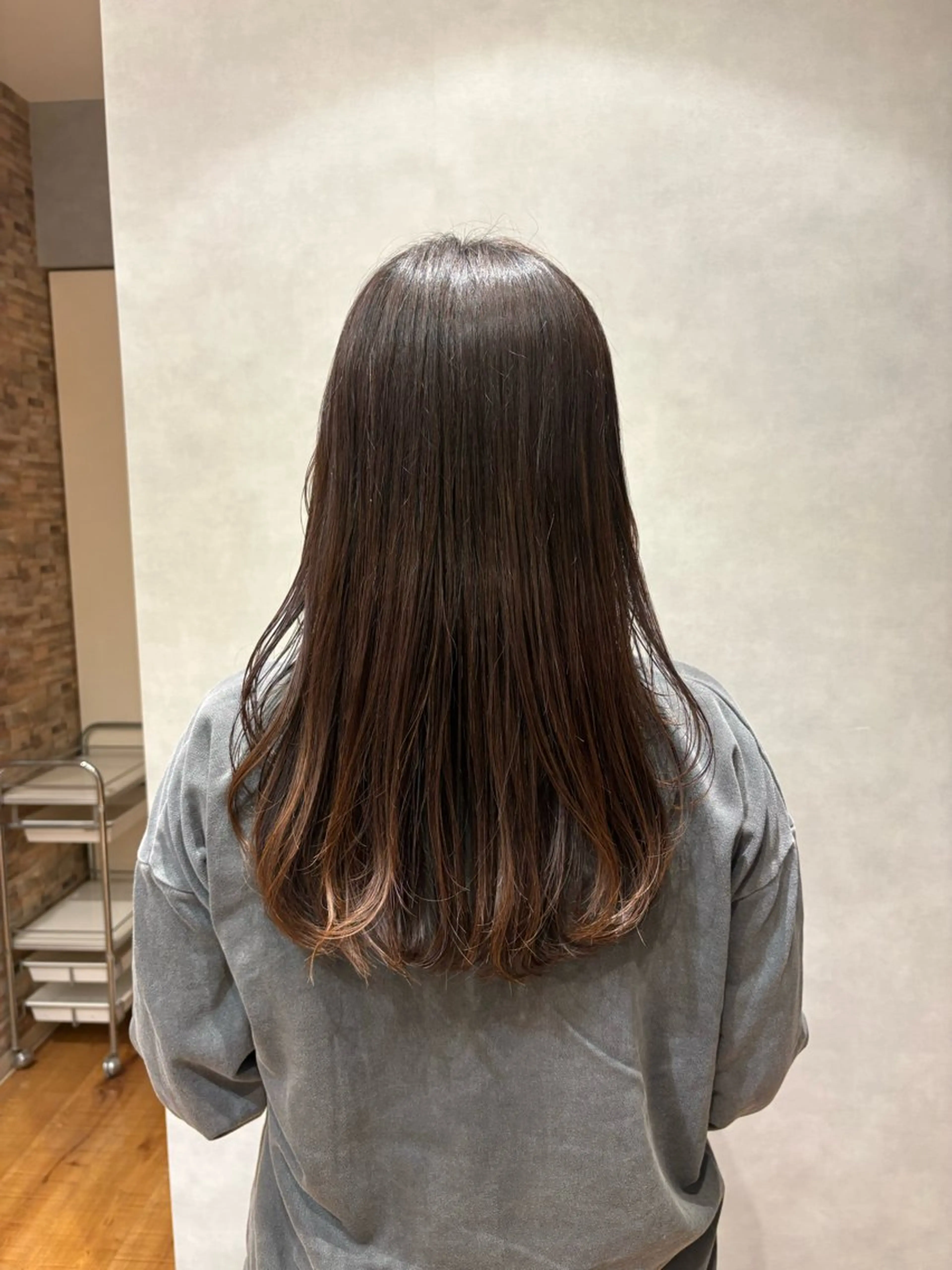 ミディアム 中村 芹愛のヘアスタイル
