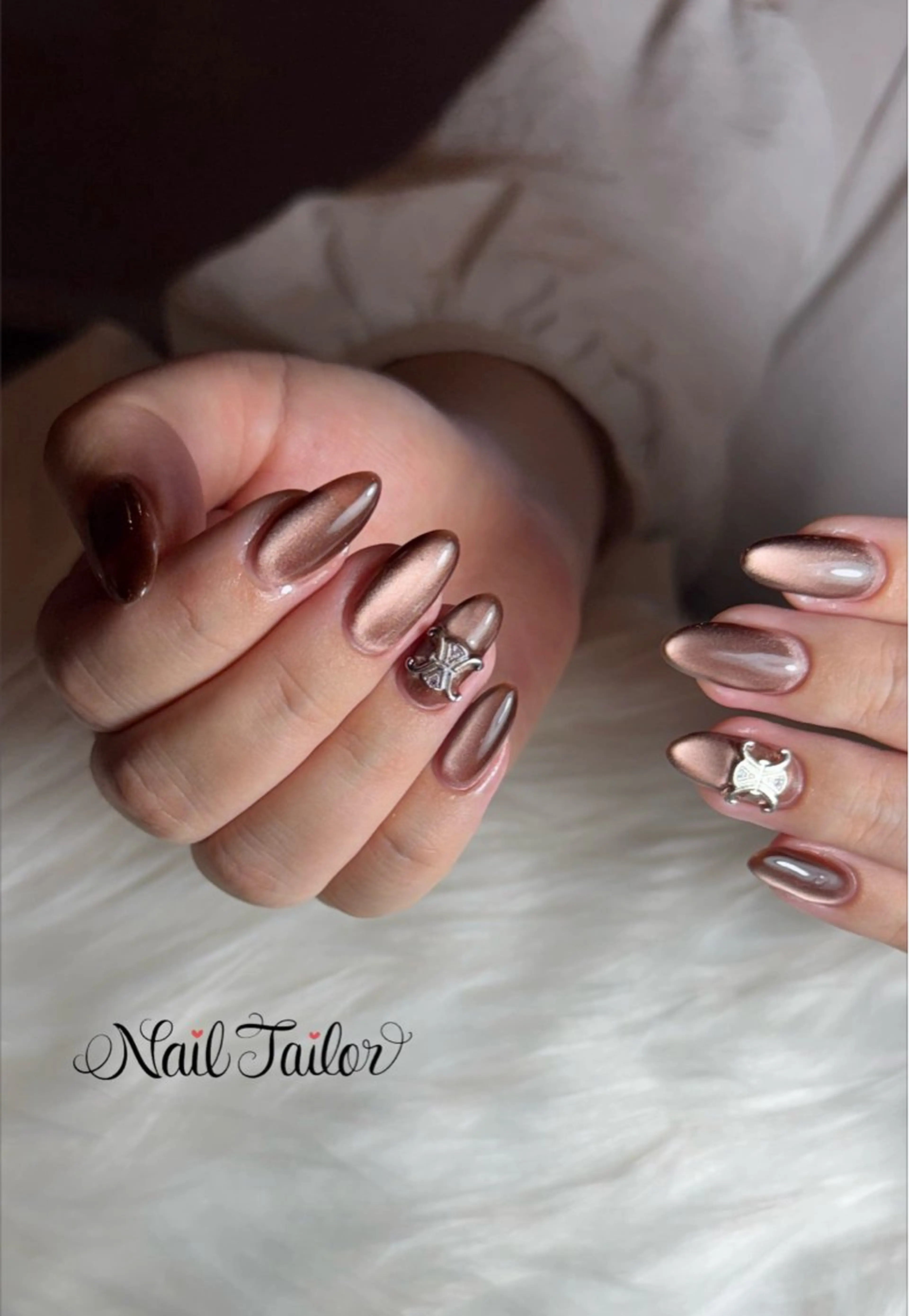 ネイル ブラウン ロングネイル マグネットネイル オフィスネイル ハンドネイル 〜Nail Tailor〜 ネイルテイラー所属・NailTailor ネイルテイラーのネイルデザイン