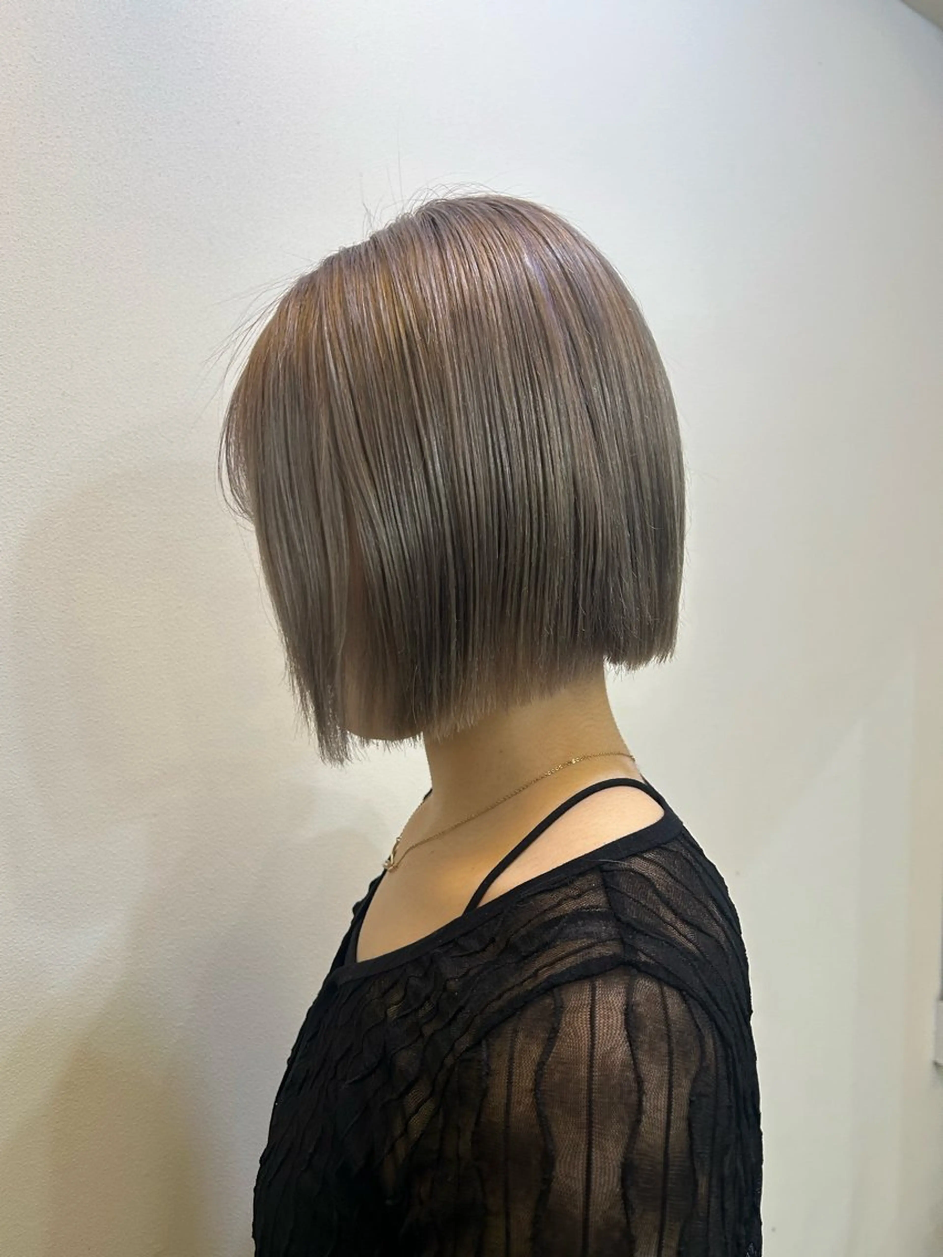 ショート カラー 黒髪 ブリーチ ブルーカラー ブルーブラック ブラウンカラー ブリーチなしベージュ /ヘアセット/ミユのヘアスタイル
