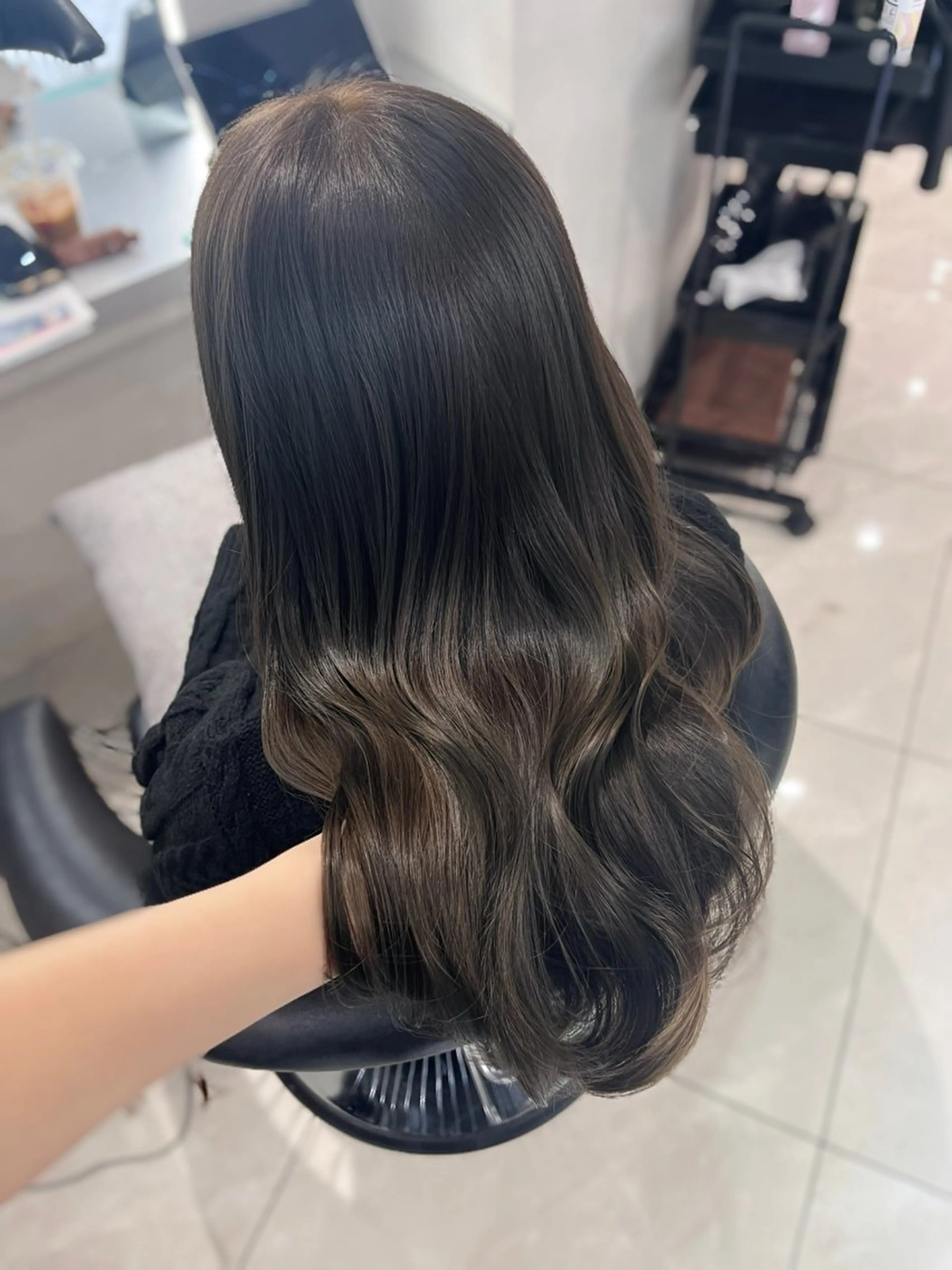 セミロング カラー 透明感カラー グレージュ オリーブグレージュ オリーブグレー 韓国レイヤー×モテ髪 /MITSUKI🤍のヘアスタイル