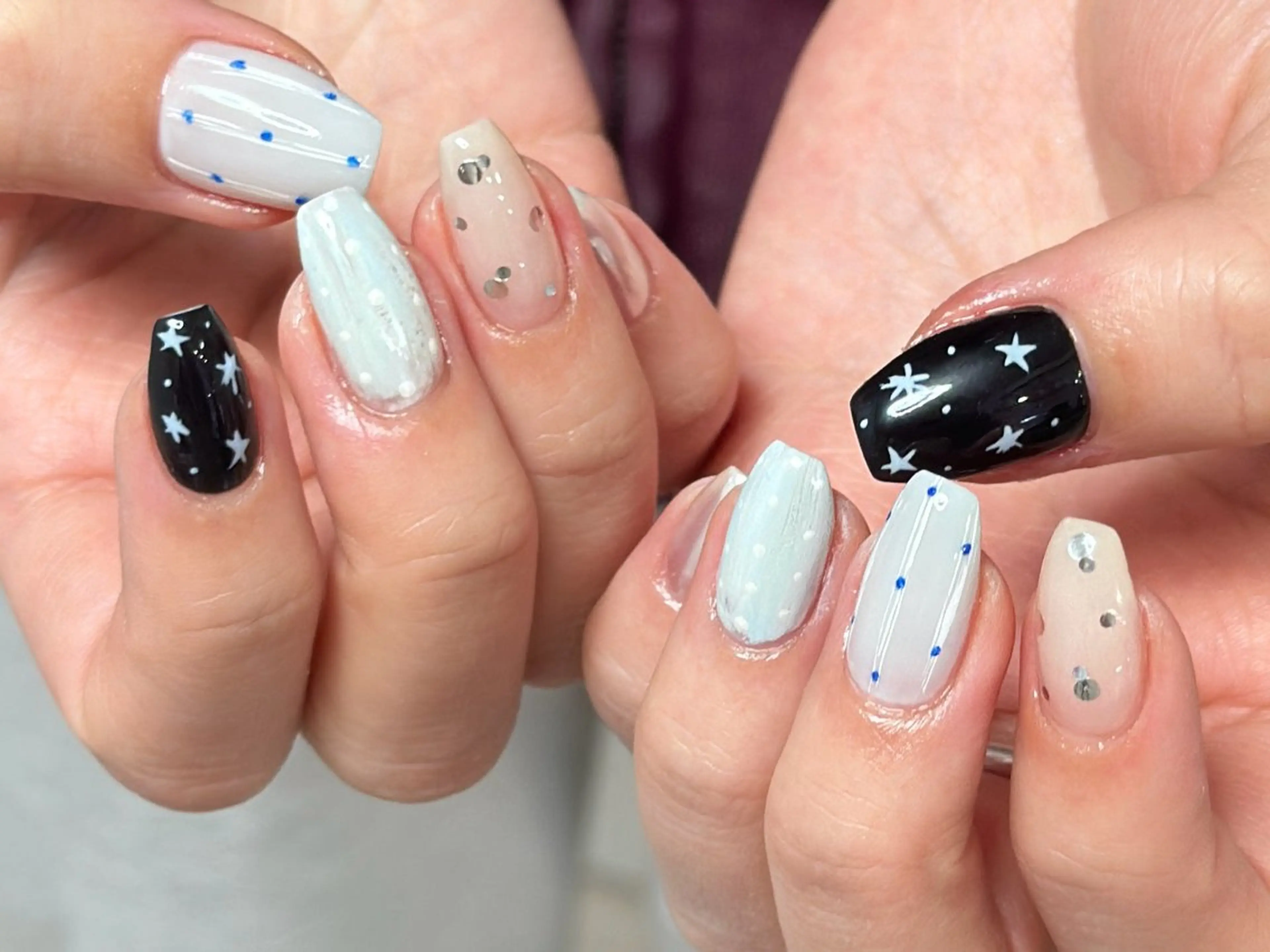 ネイル アートネイル オーロラネイル チークネイル フレンチネイル ガラスフレンチ 🎀YooLi Nail salonのネイルデザイン