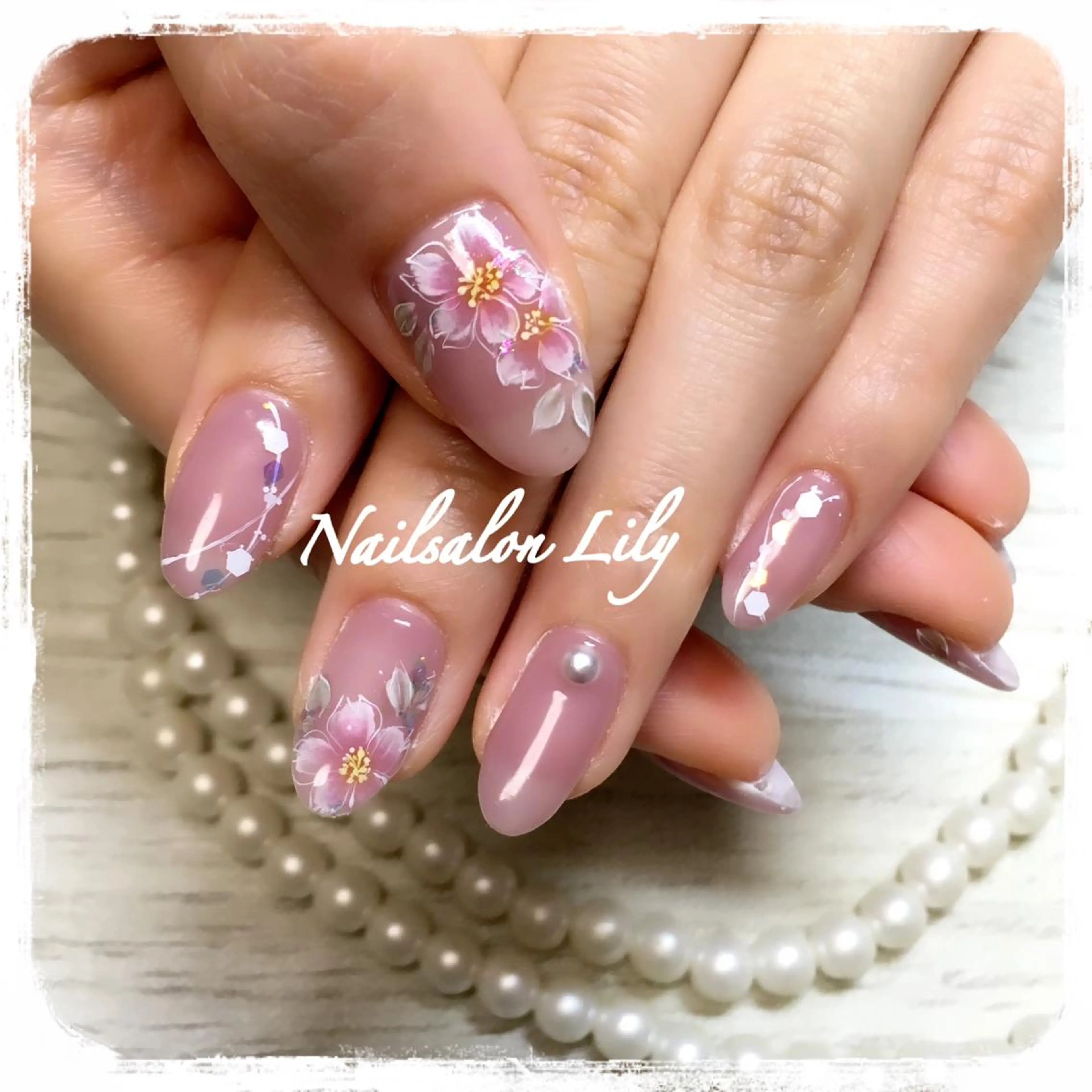 ネイル 桜ネイル 春ネイル ハンドネイル Lily*nail 🌻Mii🌻のネイルデザイン