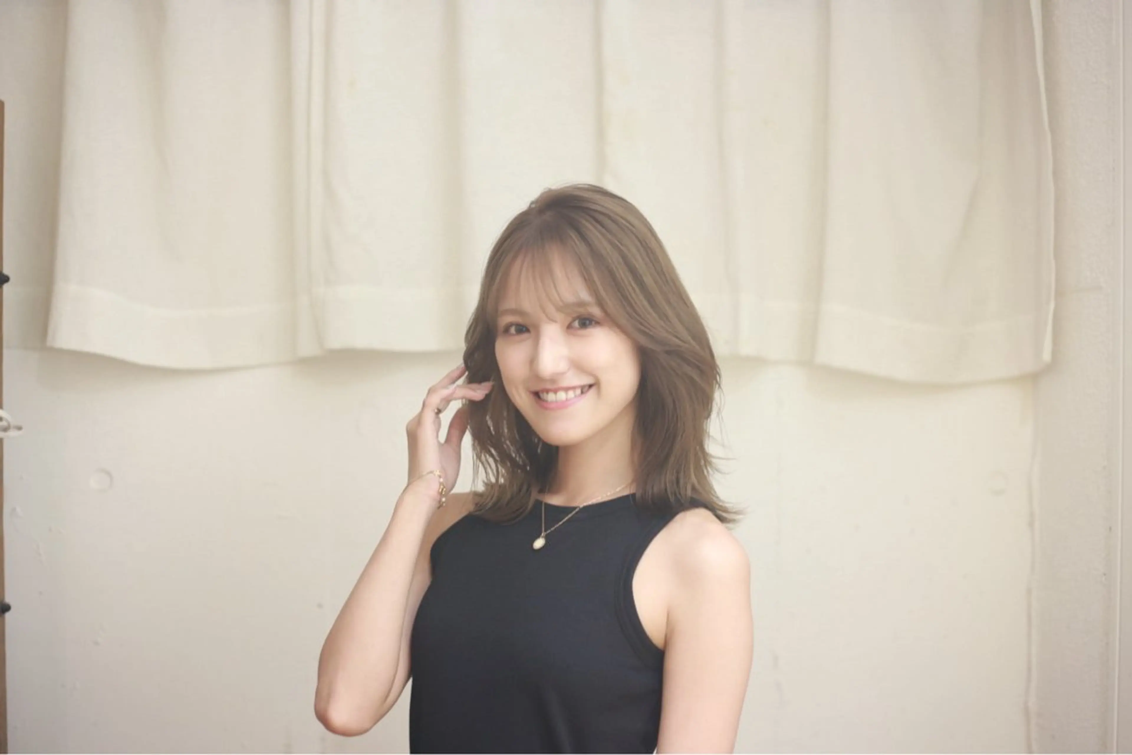 ミディアム カラー 髪質改善韓国レイヤー カット内田智大のヘアスタイル